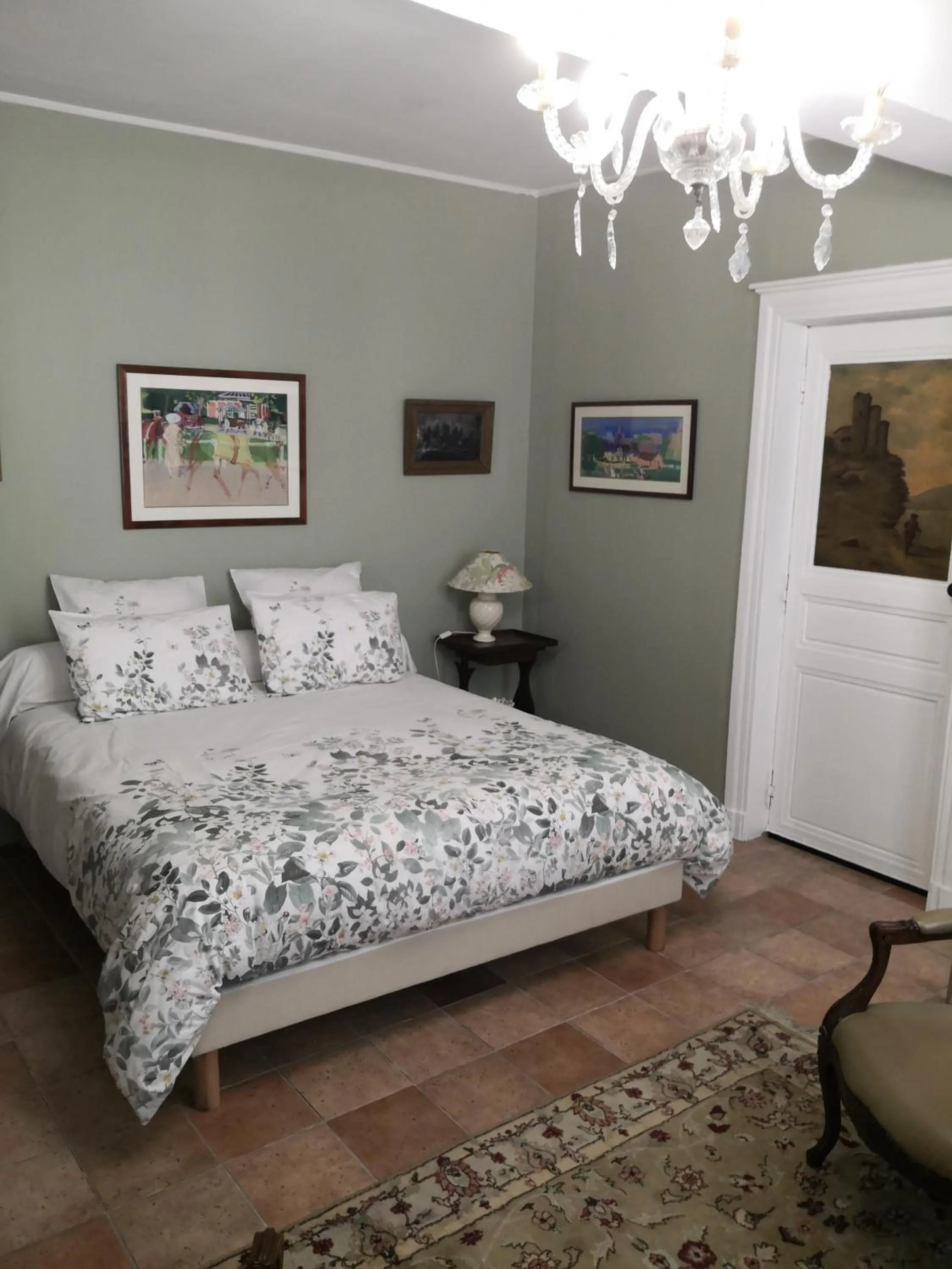 Photo of the whole room, Bed in Les Chambres de L'Horloge