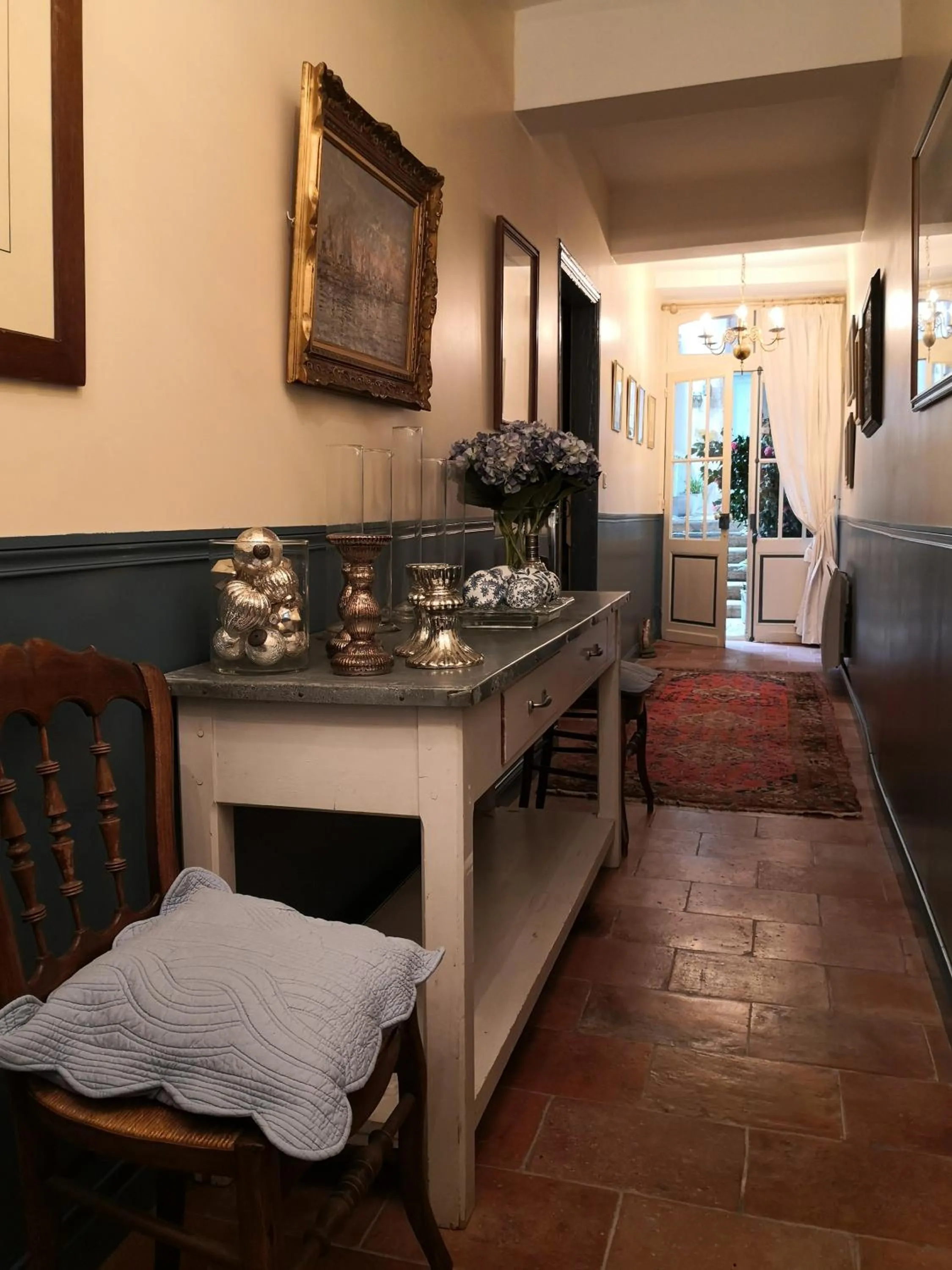 Decorative detail, Bed in Les Chambres de L'Horloge