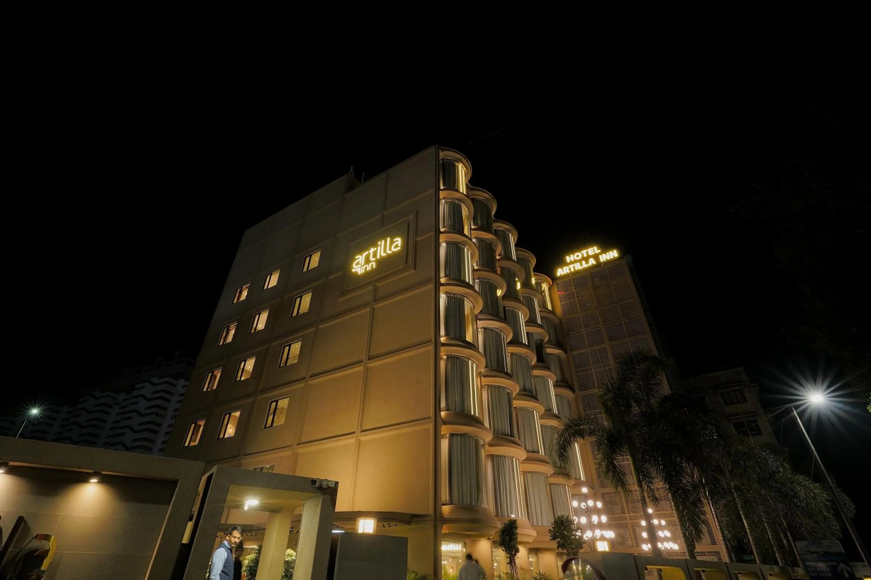 Facade/entrance in Artilla Inn