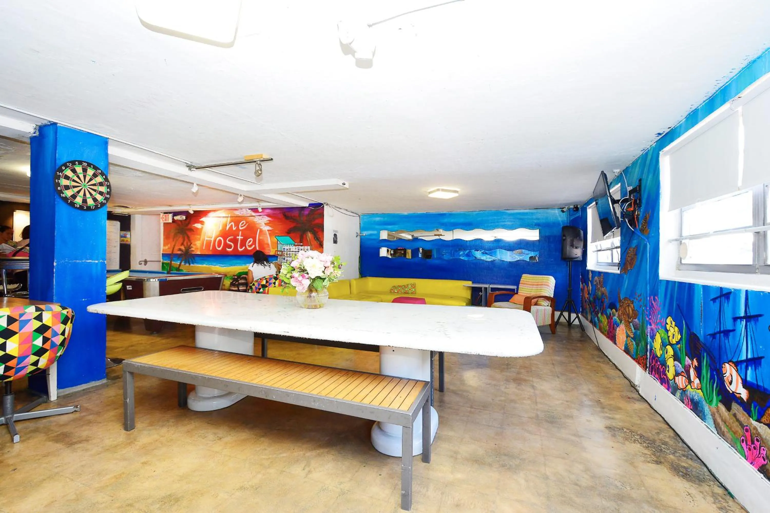 Communal lounge/ TV room in South Beach Rooms and Hostel