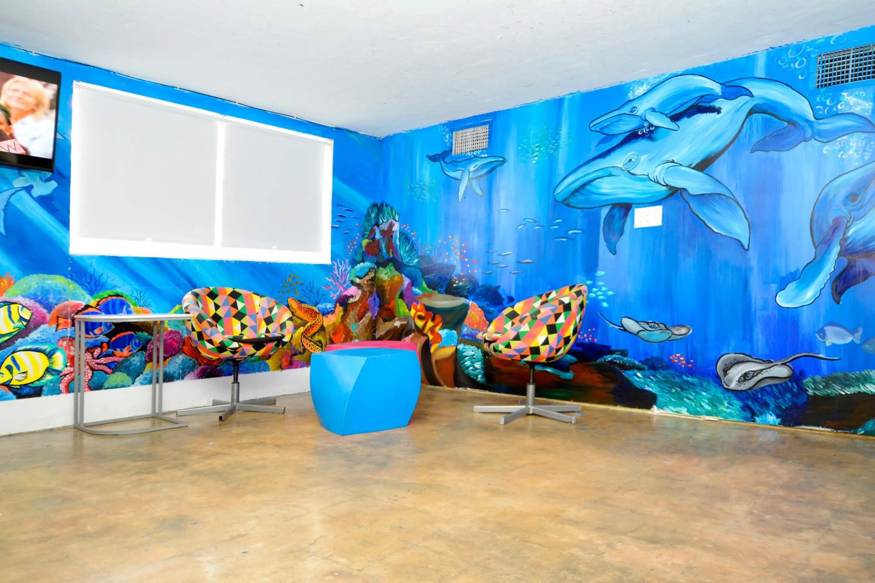 Restaurant/places to eat in South Beach Rooms and Hostel