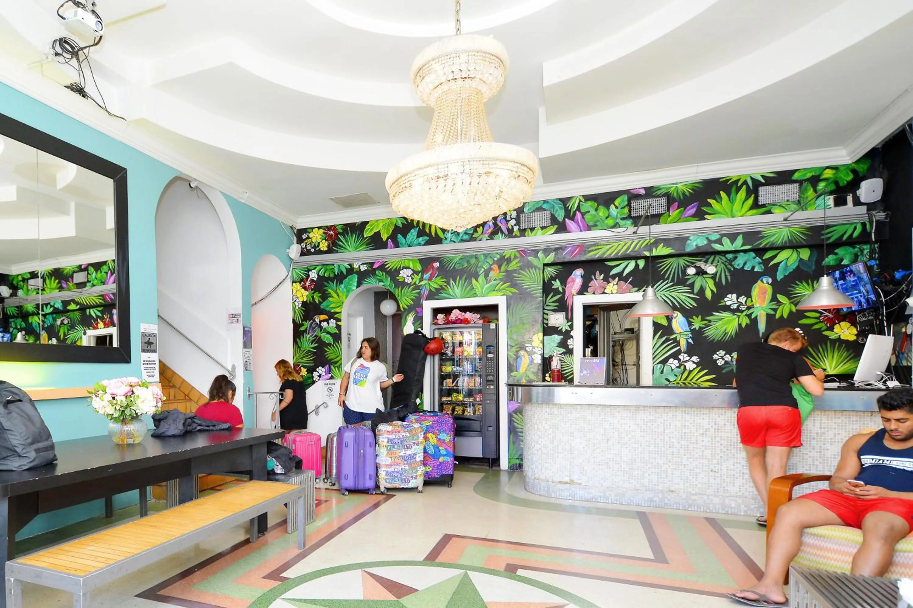 Dining area in South Beach Rooms and Hostel