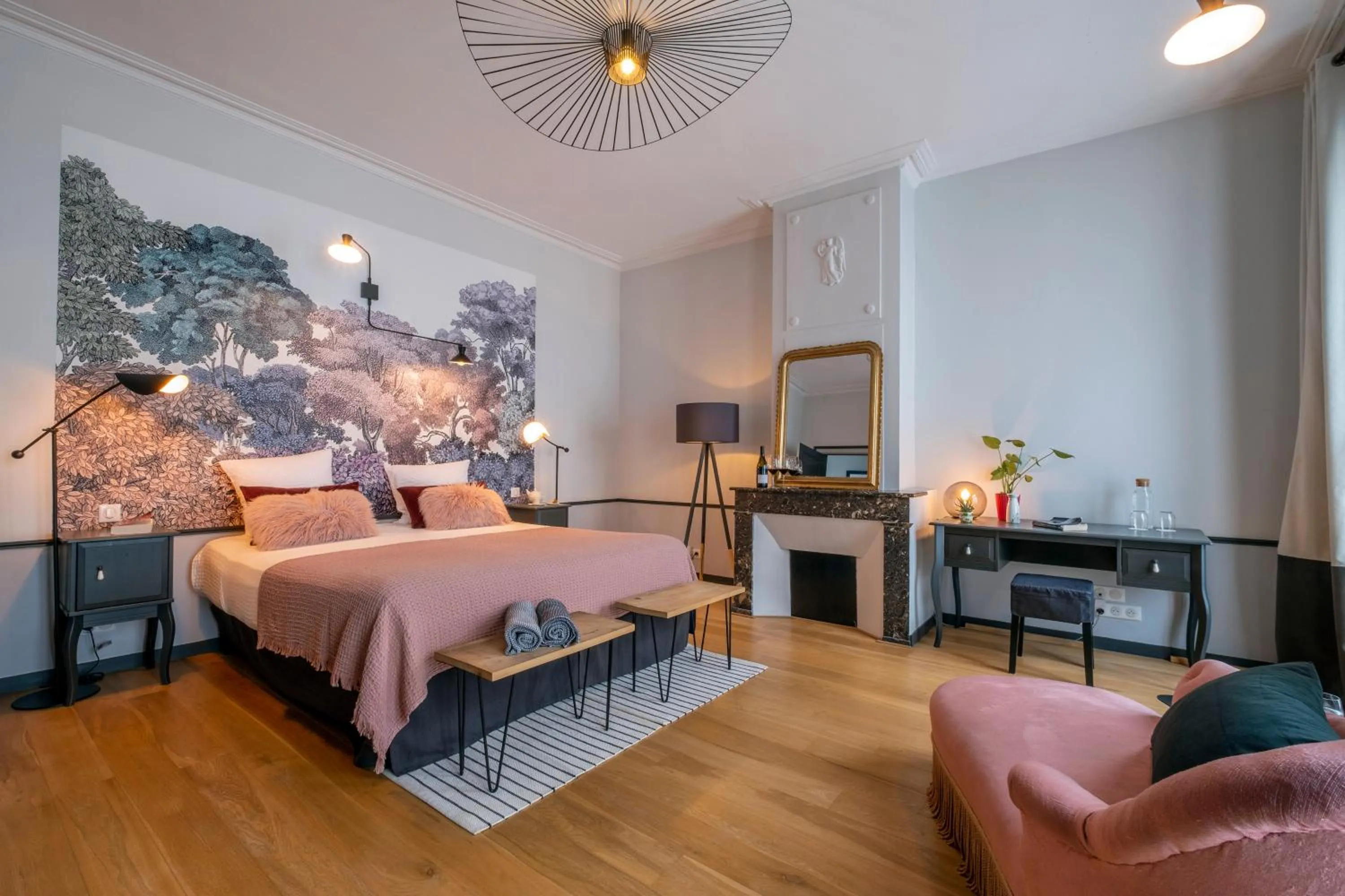 Bed in Escale Rochelaise B&B, SPA bain nordique et sauna tonneau