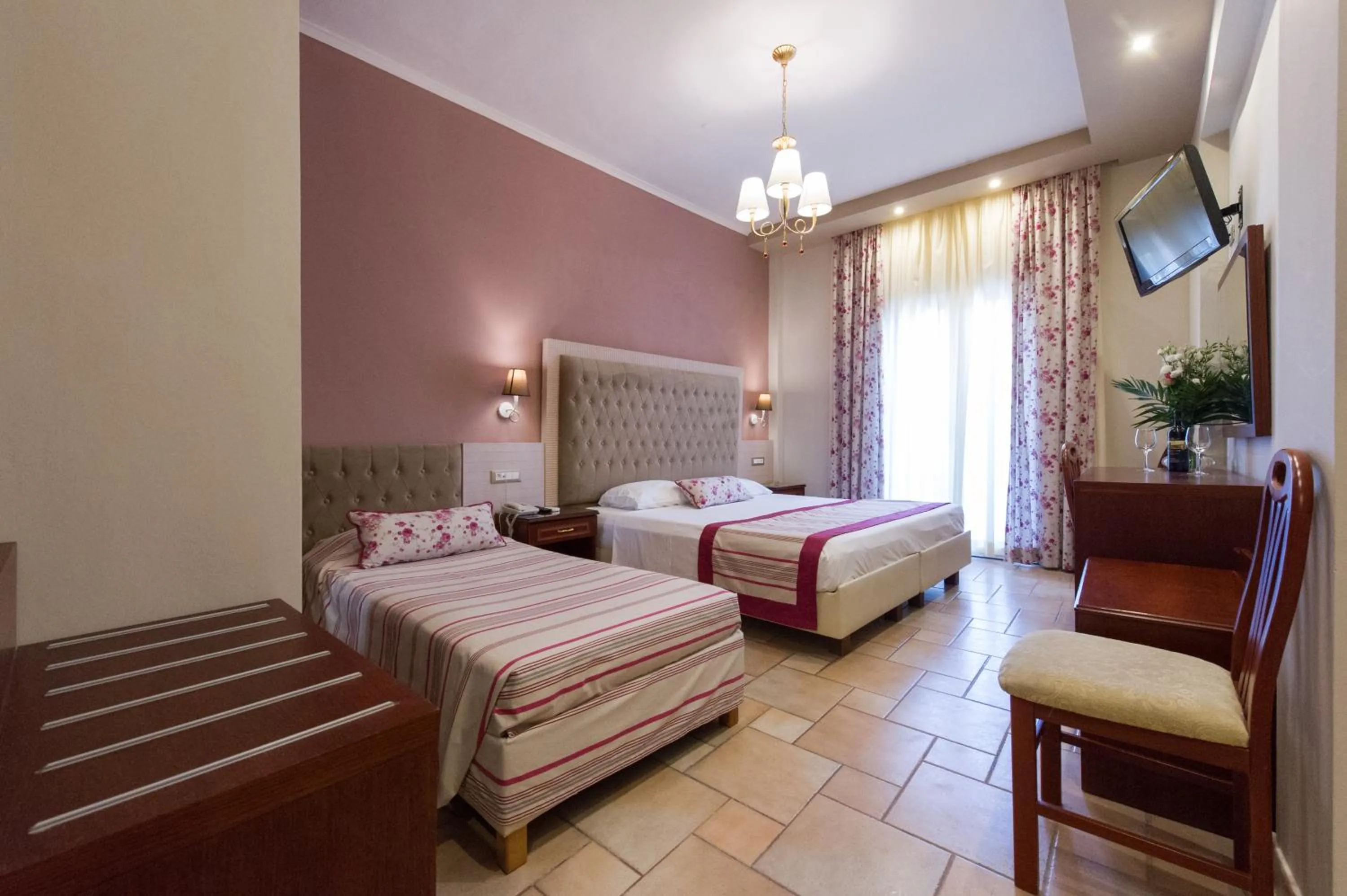 Photo of the whole room, Bed in Olympic Hotel