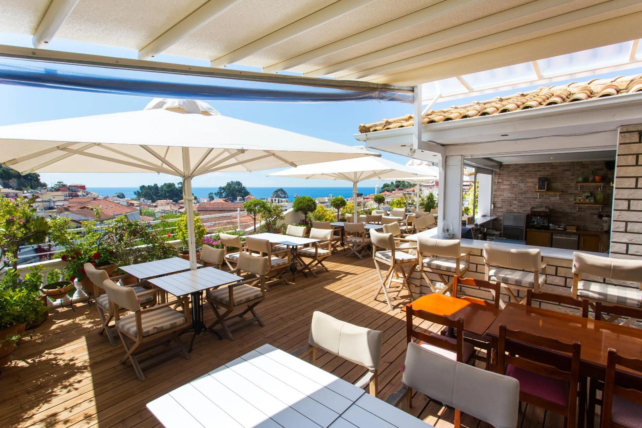 Restaurant/places to eat in Olympic Hotel