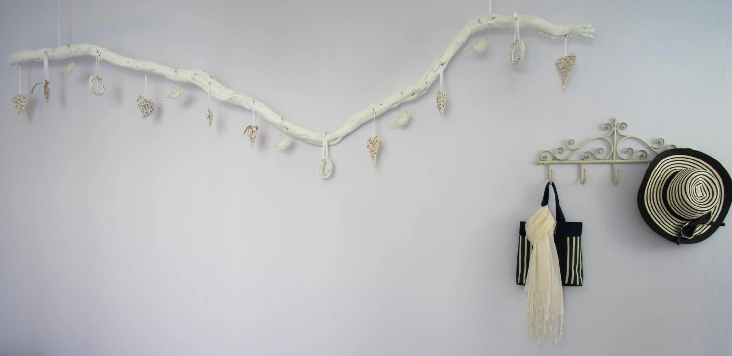 Decorative detail in Cyclades Studios