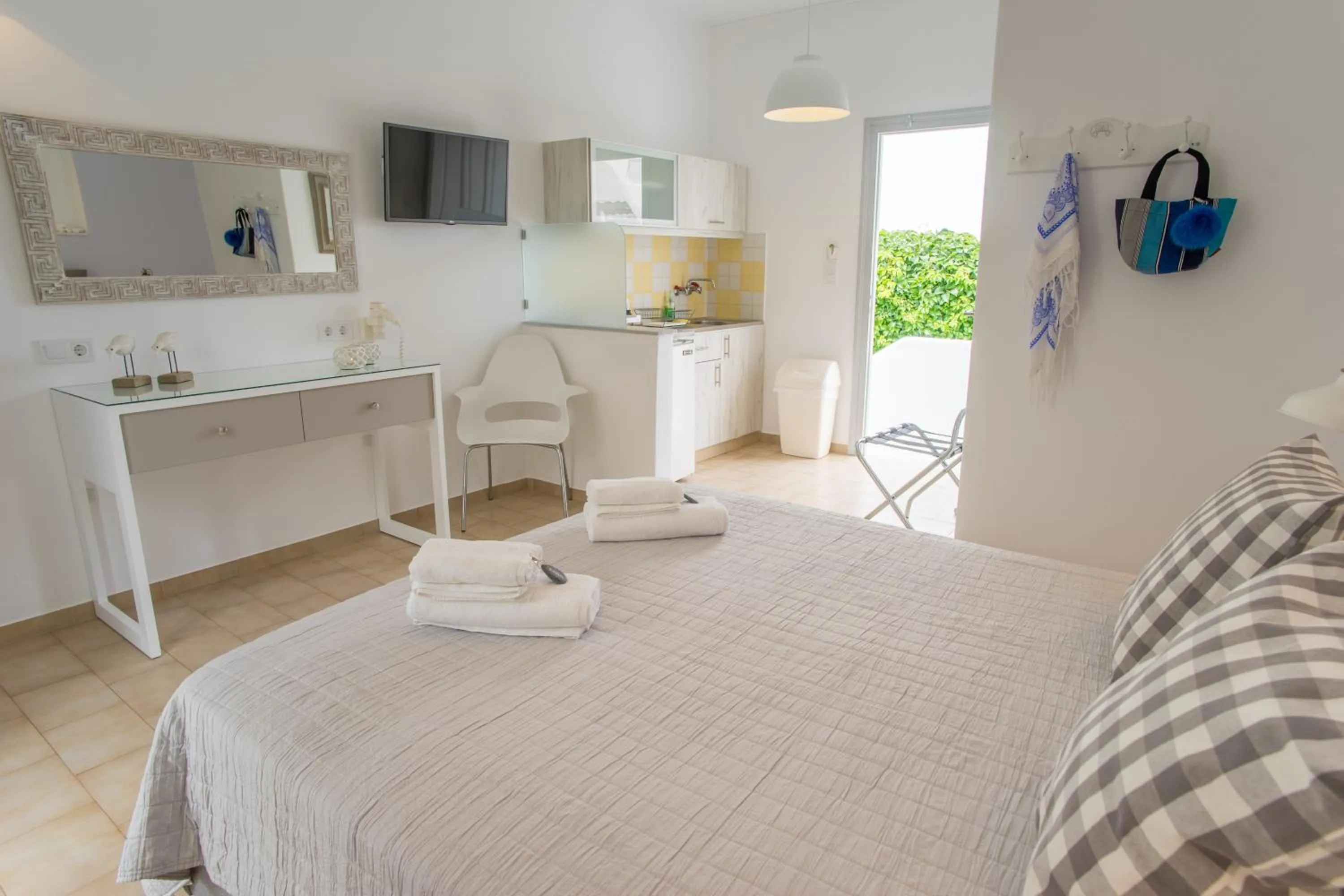 Bed in Cyclades Studios