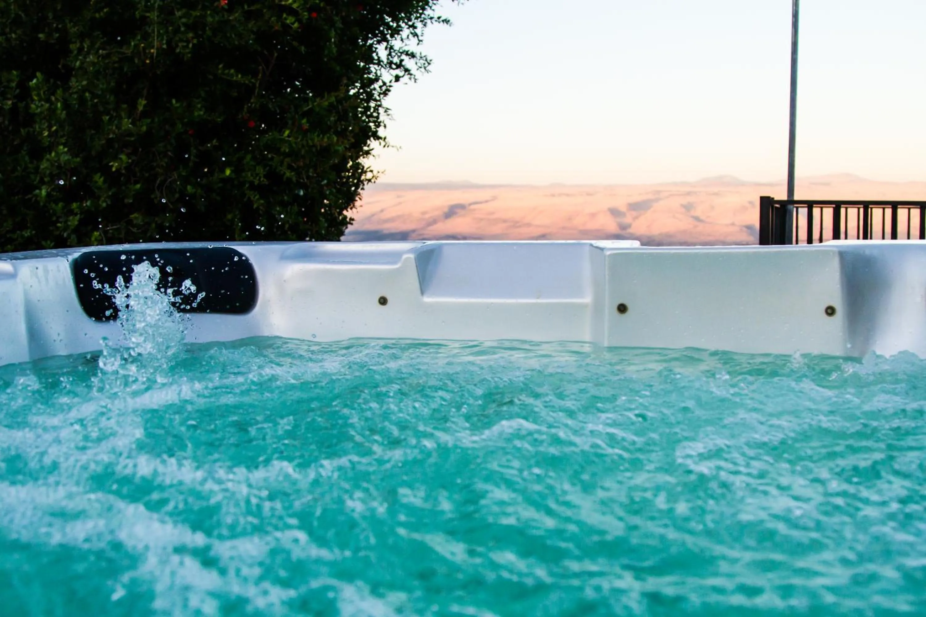 Hot Tub in Vibe Naftali Estate