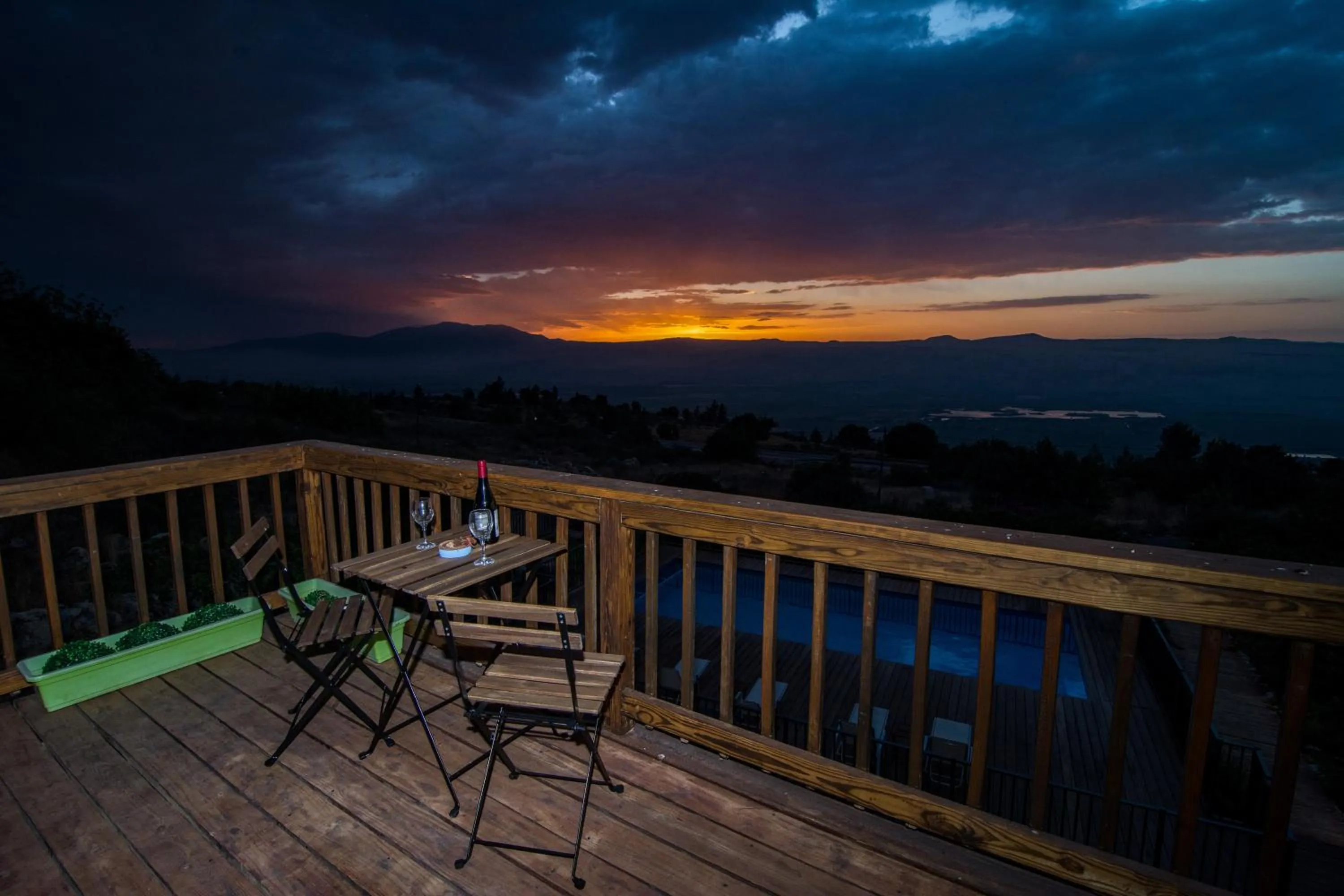 Night in Vibe Naftali Estate