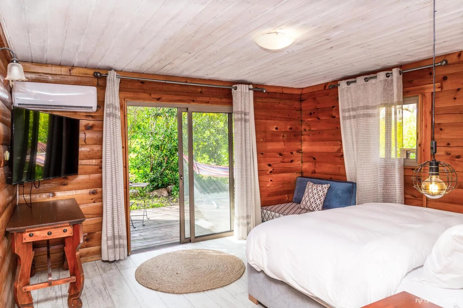 Bedroom, Bed in Vibe Naftali Estate