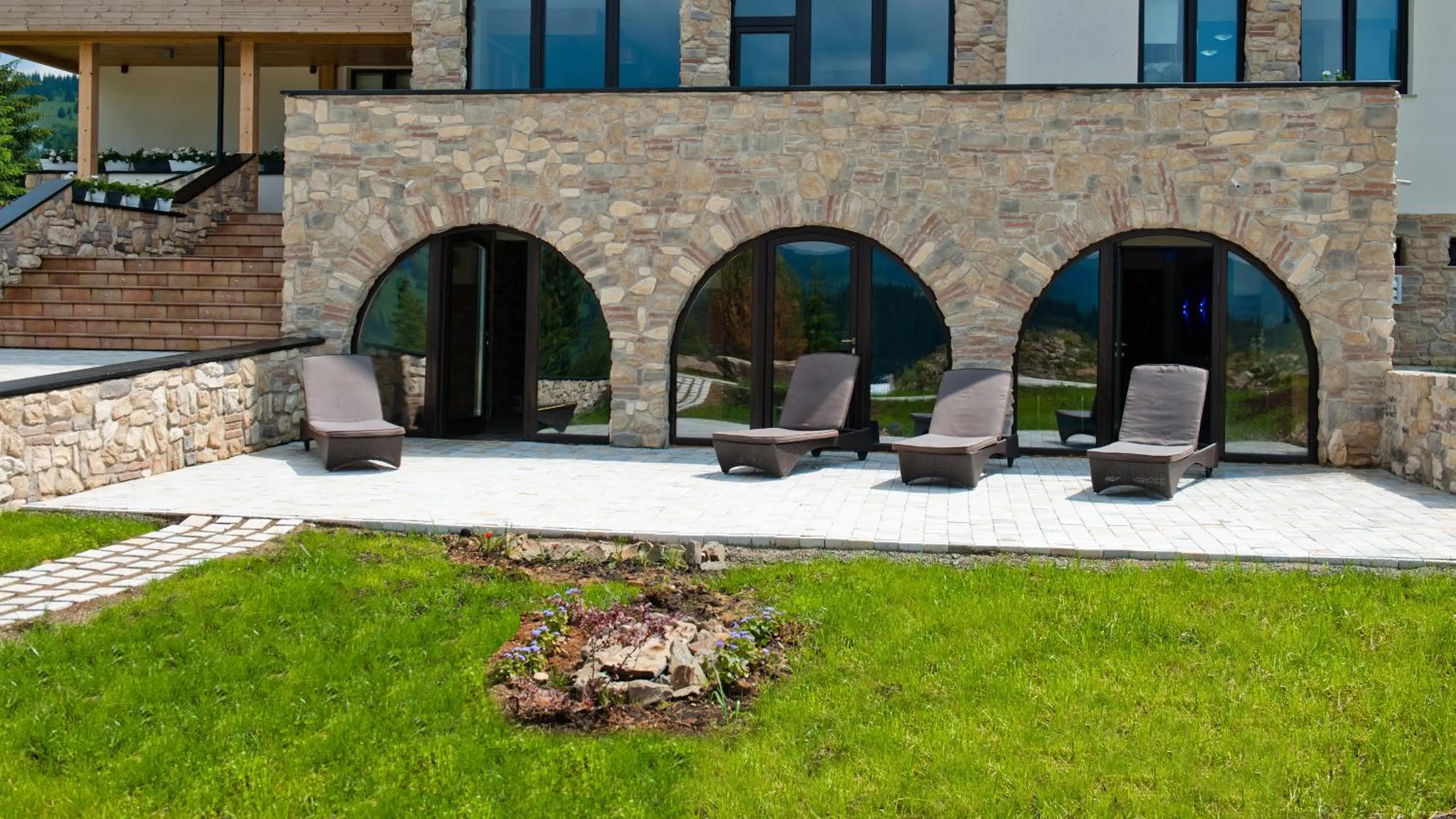 Facade/entrance in Domeniul Dornei