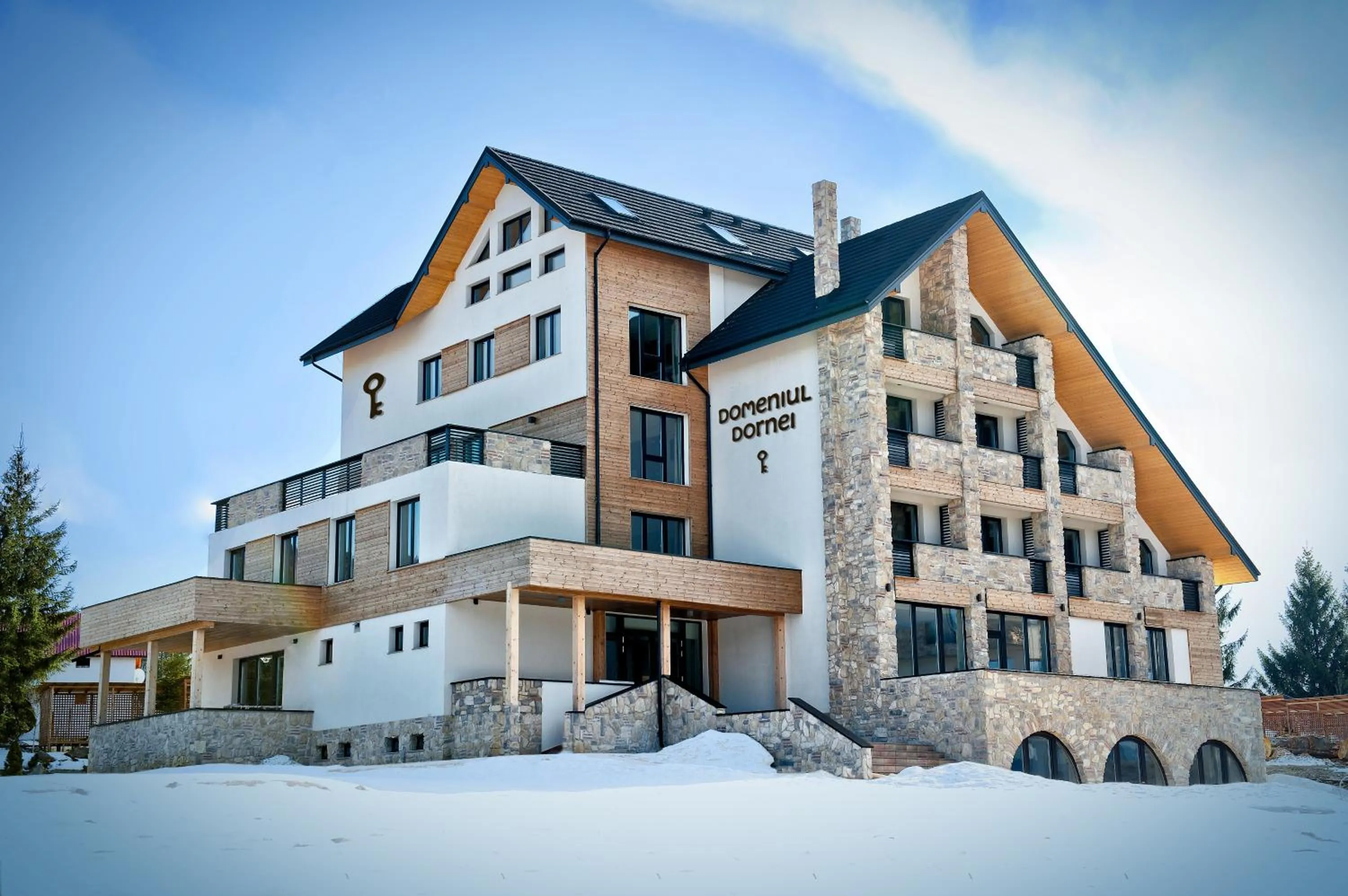 Facade/entrance in Domeniul Dornei