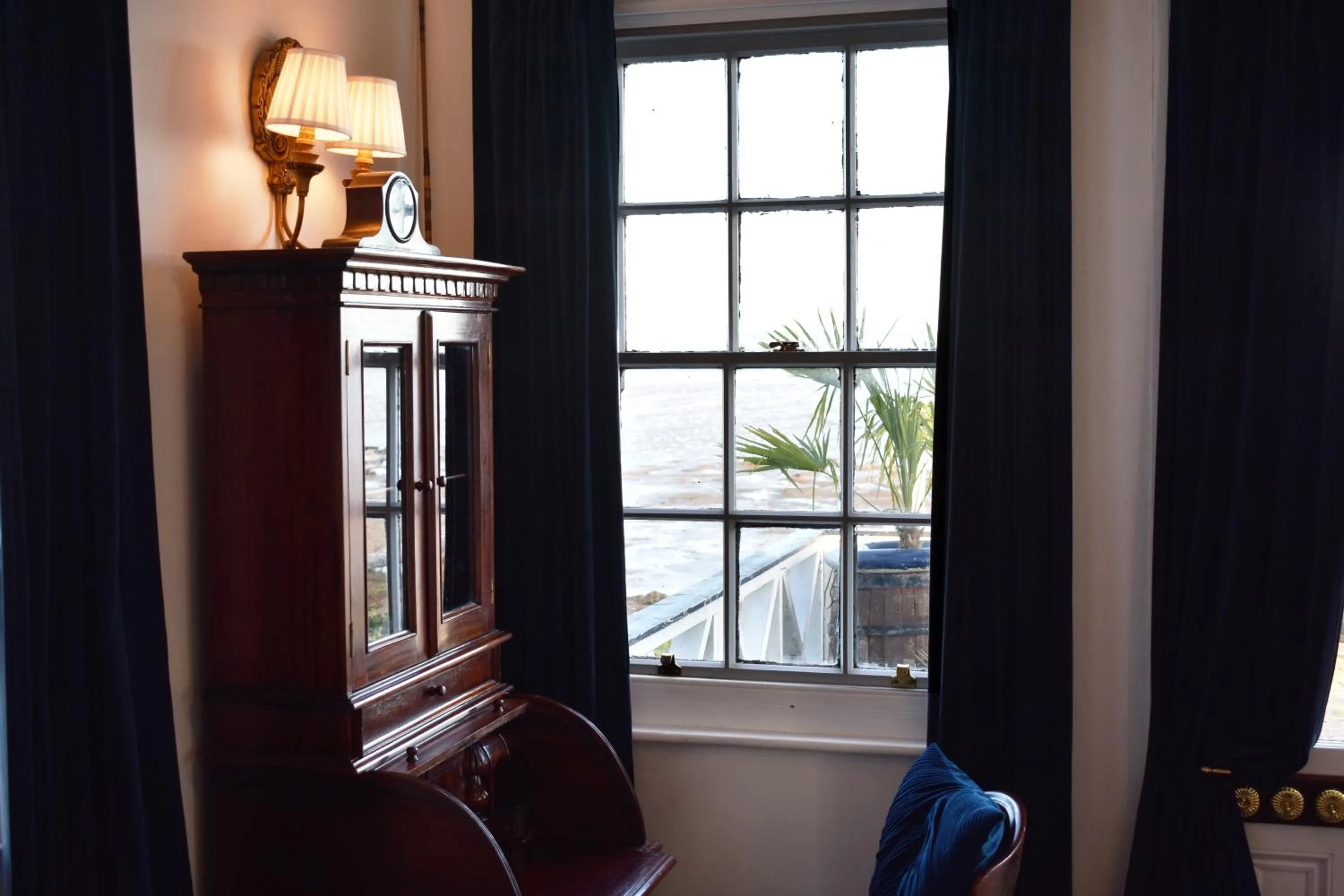 Seating area in The West Usk Lighthouse Lightkeepers Lodge