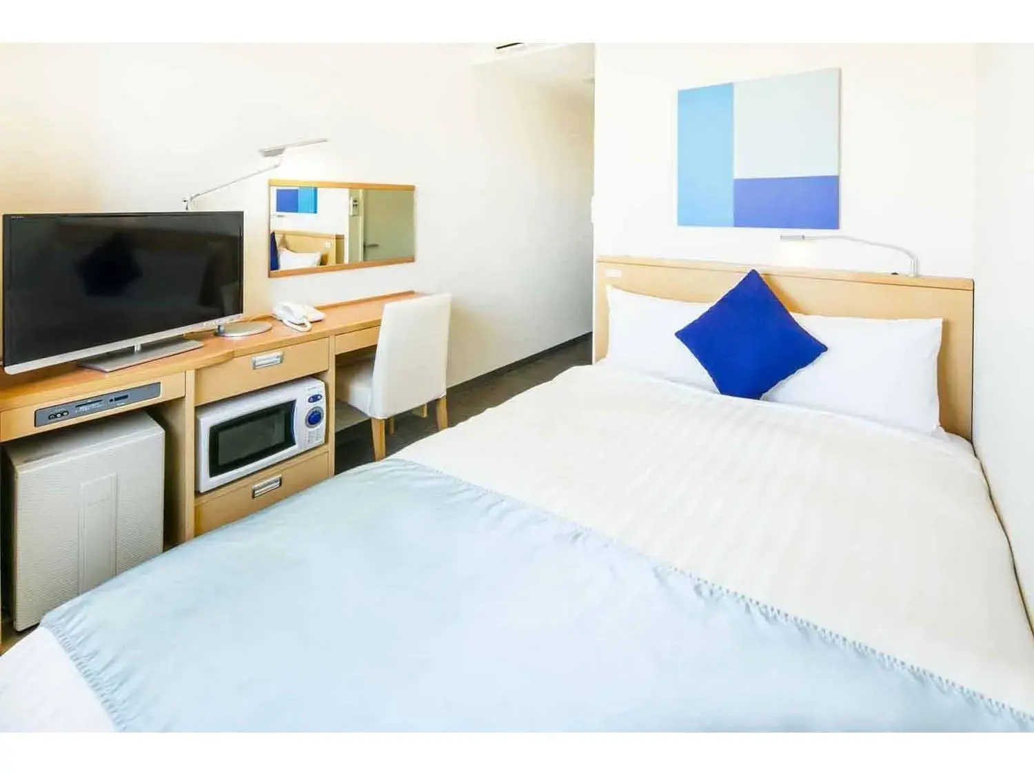 Double Room with Small Double Bed - Smoking in Hotel Lumiere Nishikasai Double Room with Small Double Bed - Smoking in Hotel Lumiere Nishikasai