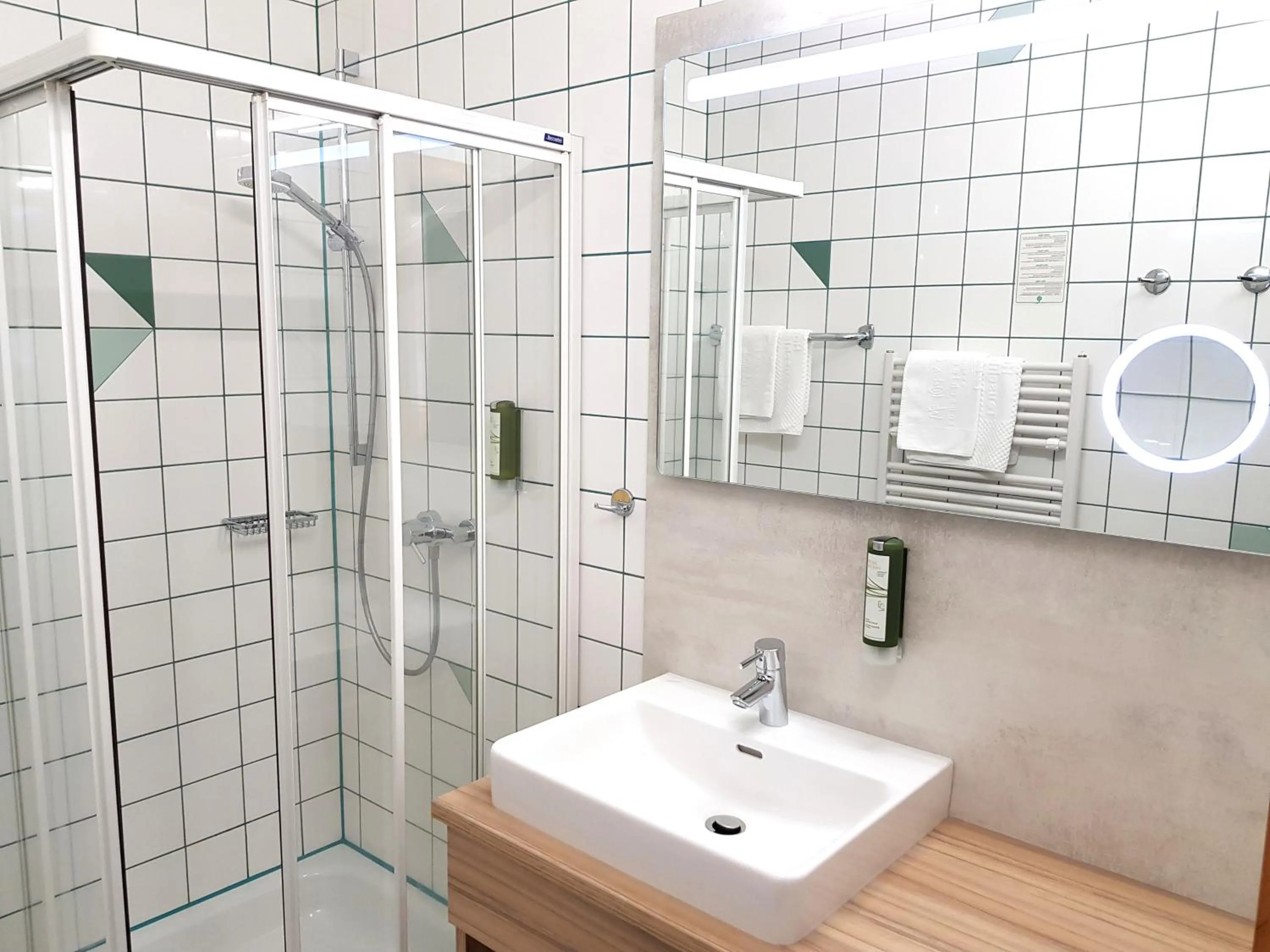 Toilet in Hotel-Restaurant Teuschler-Mogg Bad Waltersdorf inklusiv Genusscard