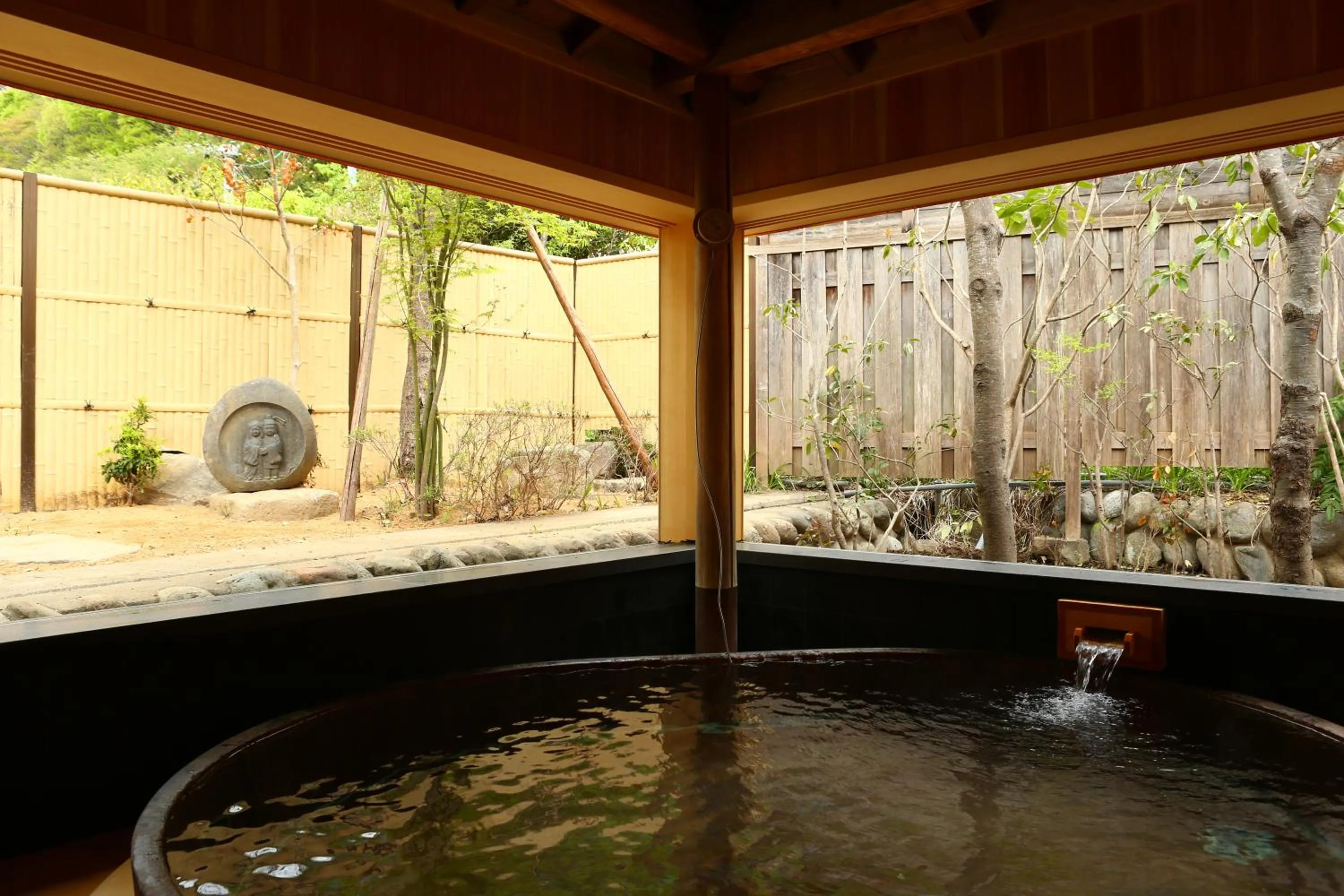 Hot Spring Bath in Izumiya Zenbe