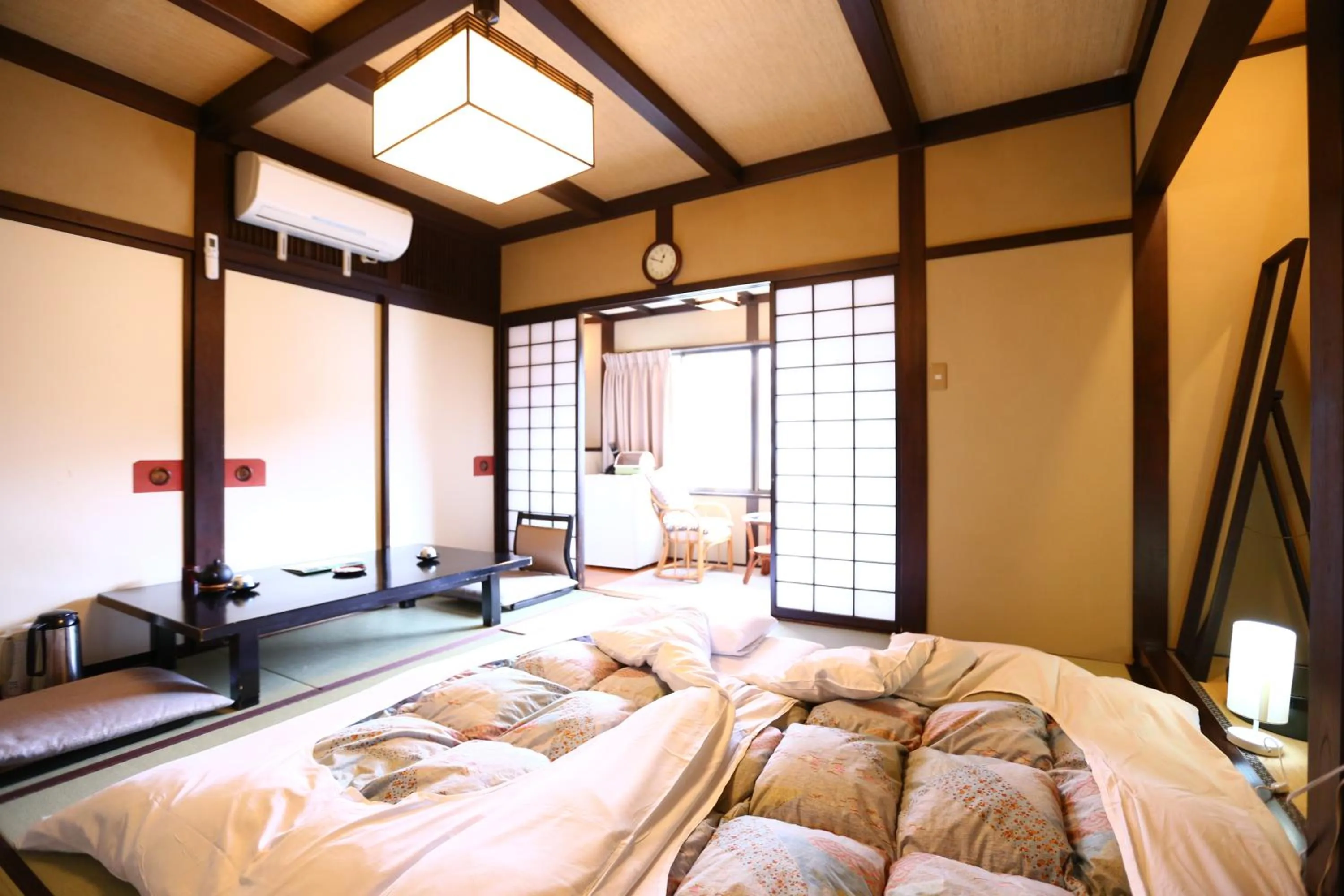 Photo of the whole room, Bed in Izumiya Zenbe