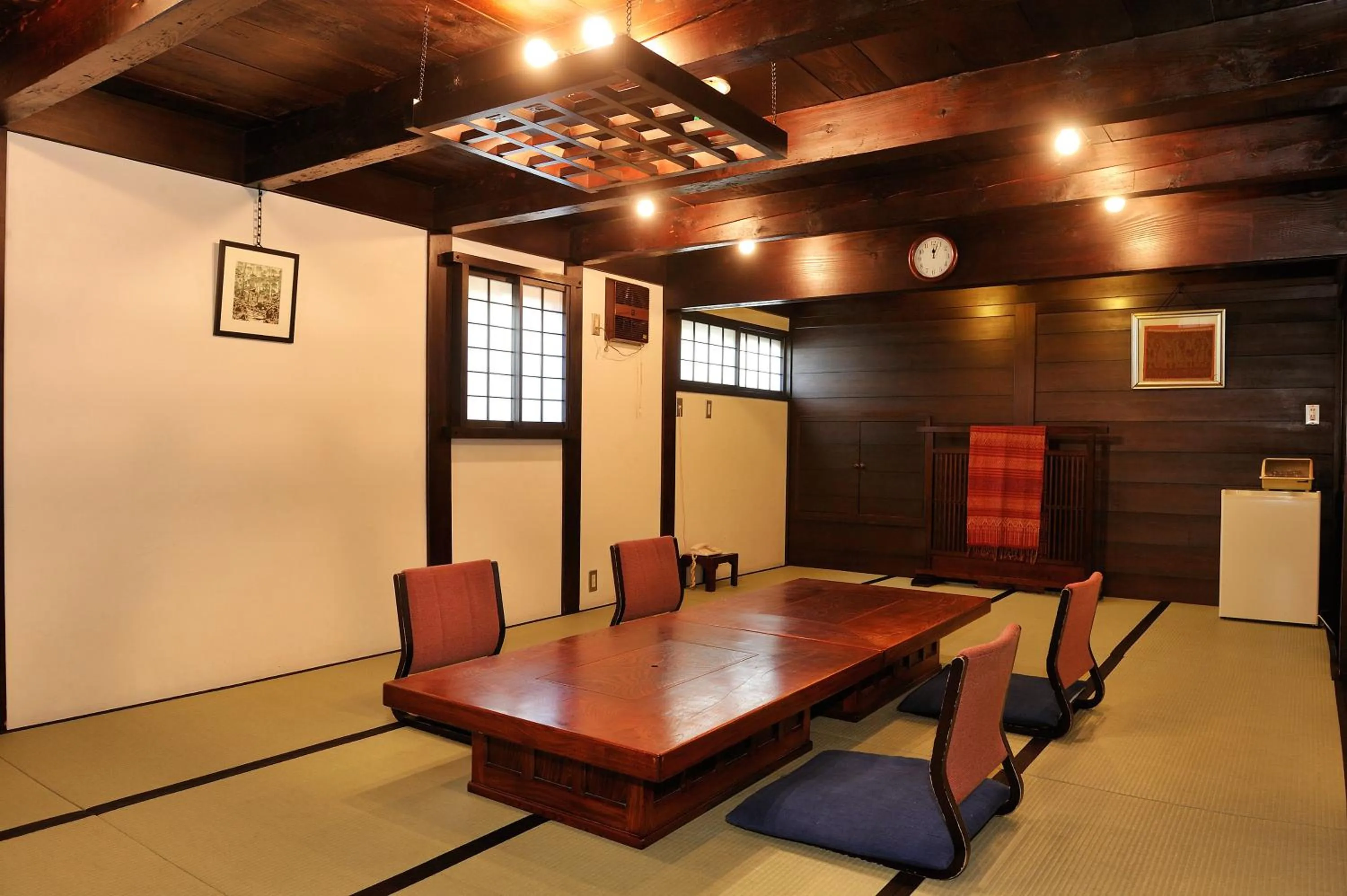 Seating area in Izumiya Zenbe