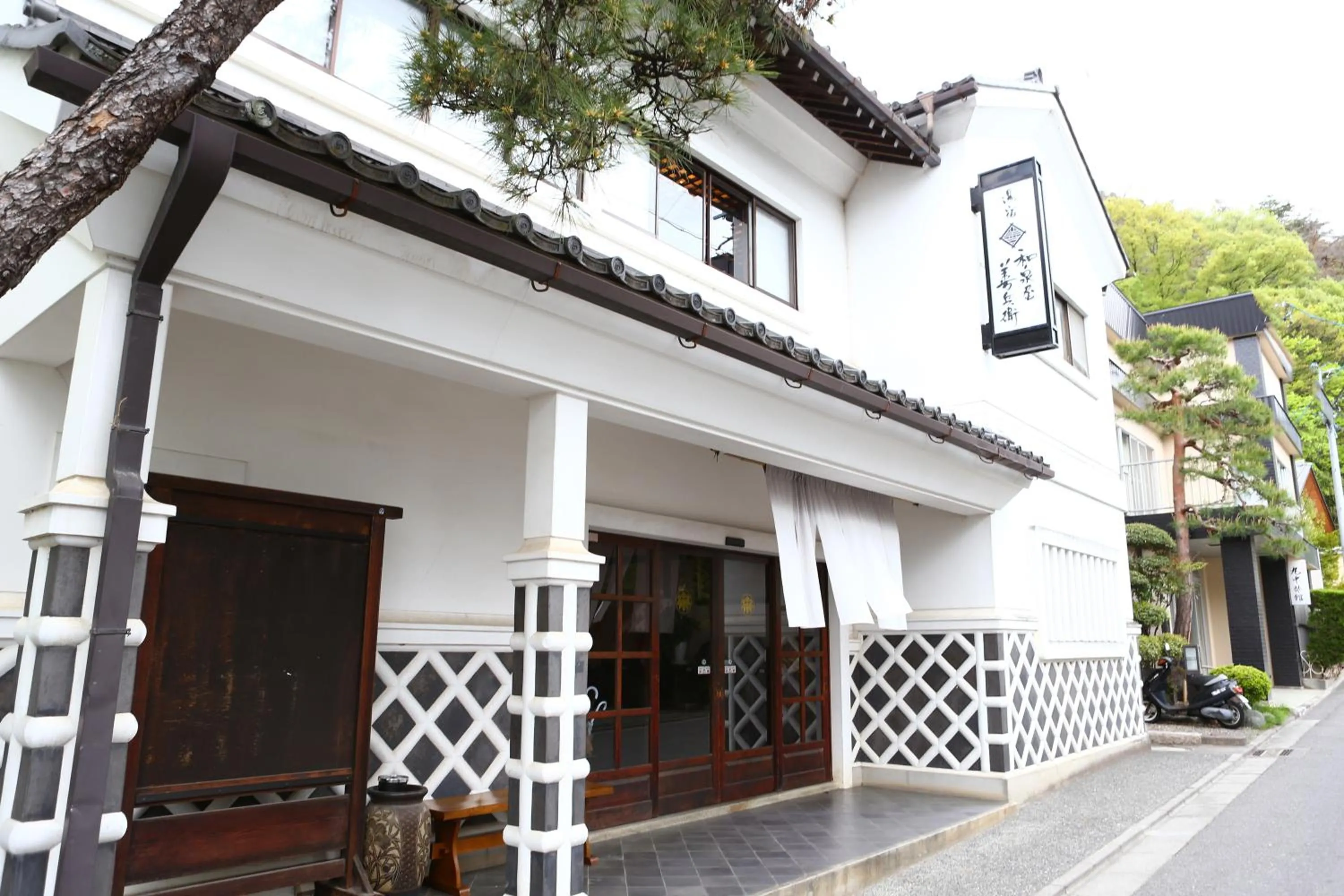 Facade/entrance in Izumiya Zenbe