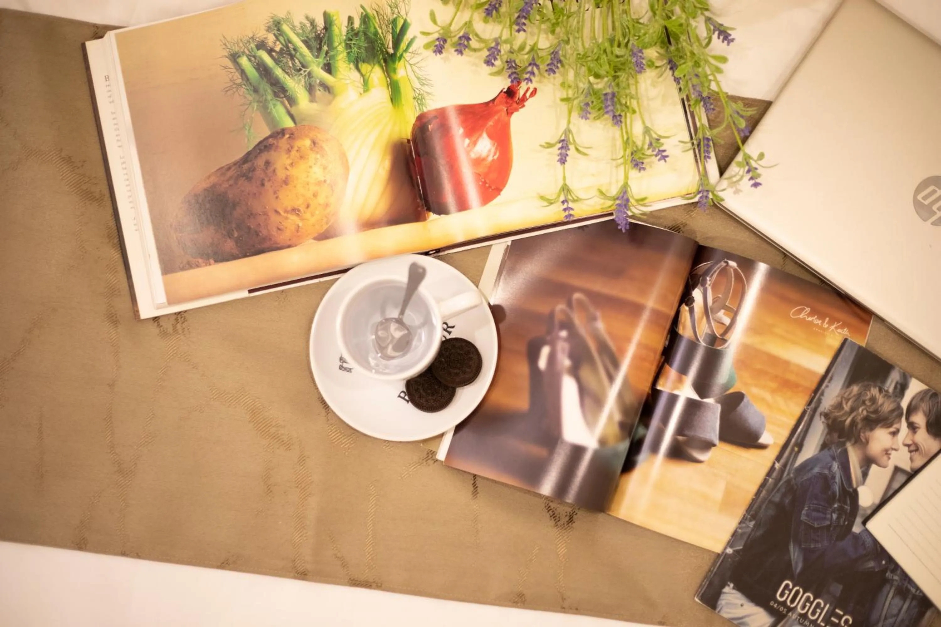 Seating area in HotSpot @ City Centre by SSVC