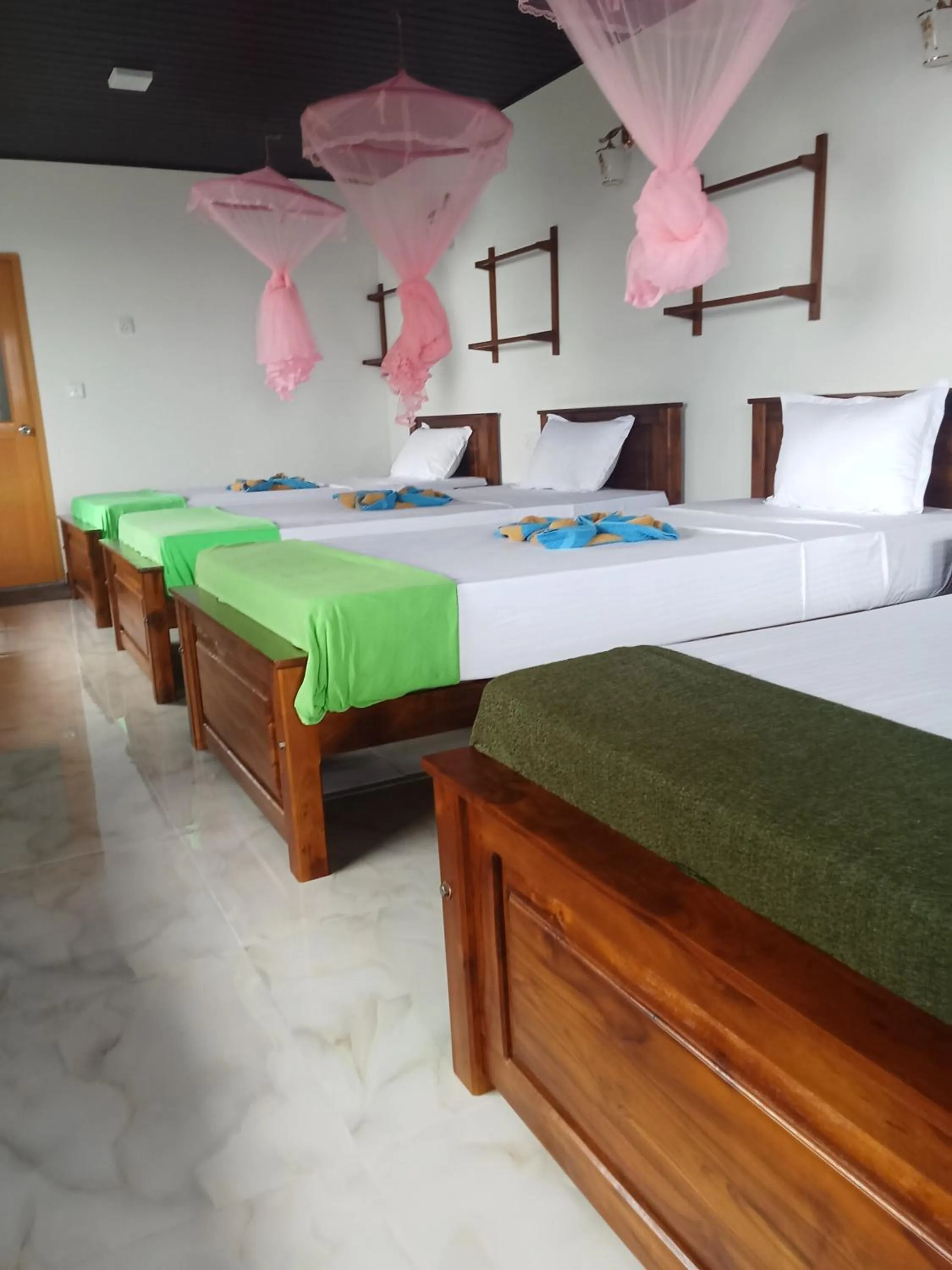 Bed in Pleasant Peak