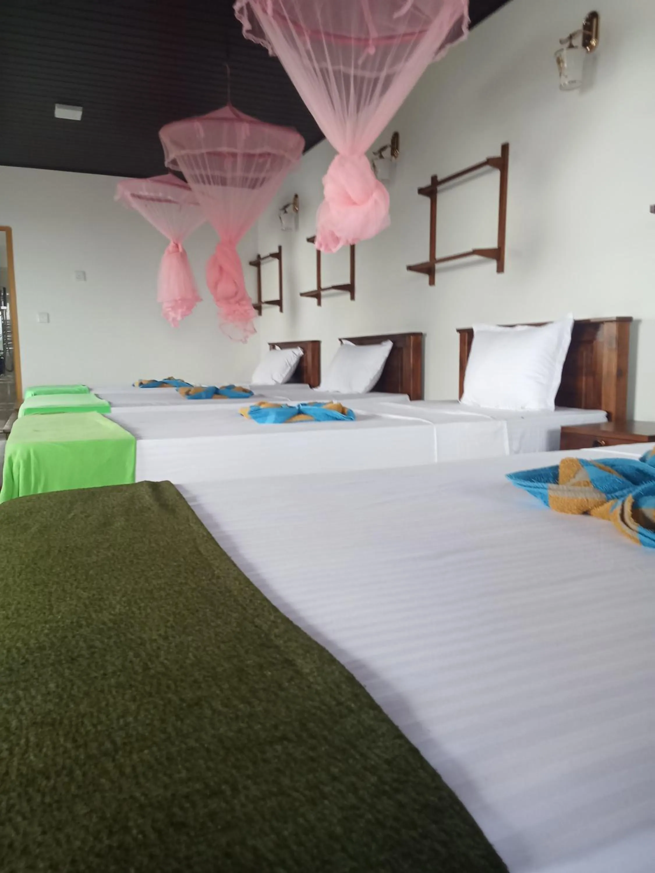 Bed in Pleasant Peak