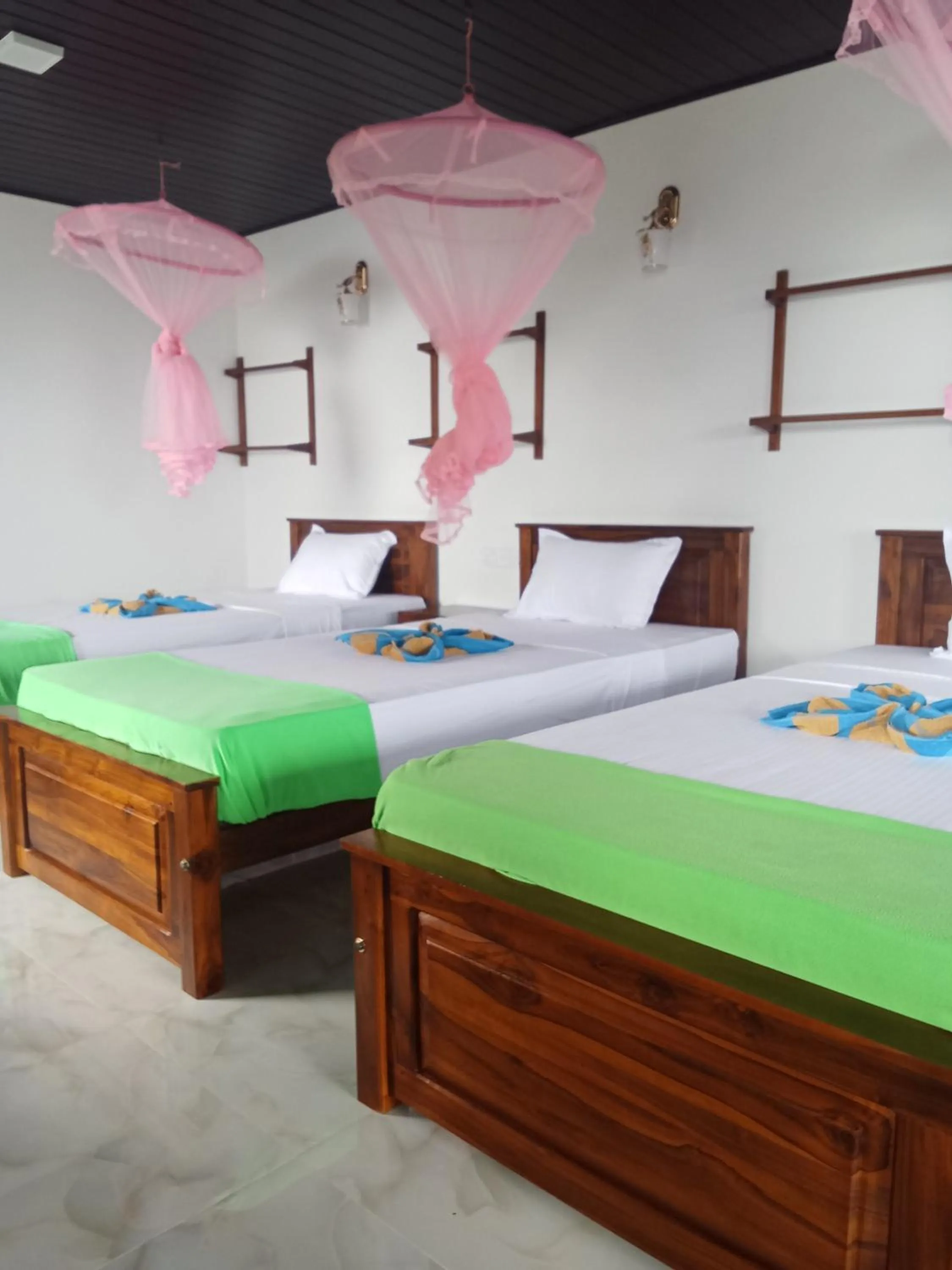 Bed in Pleasant Peak