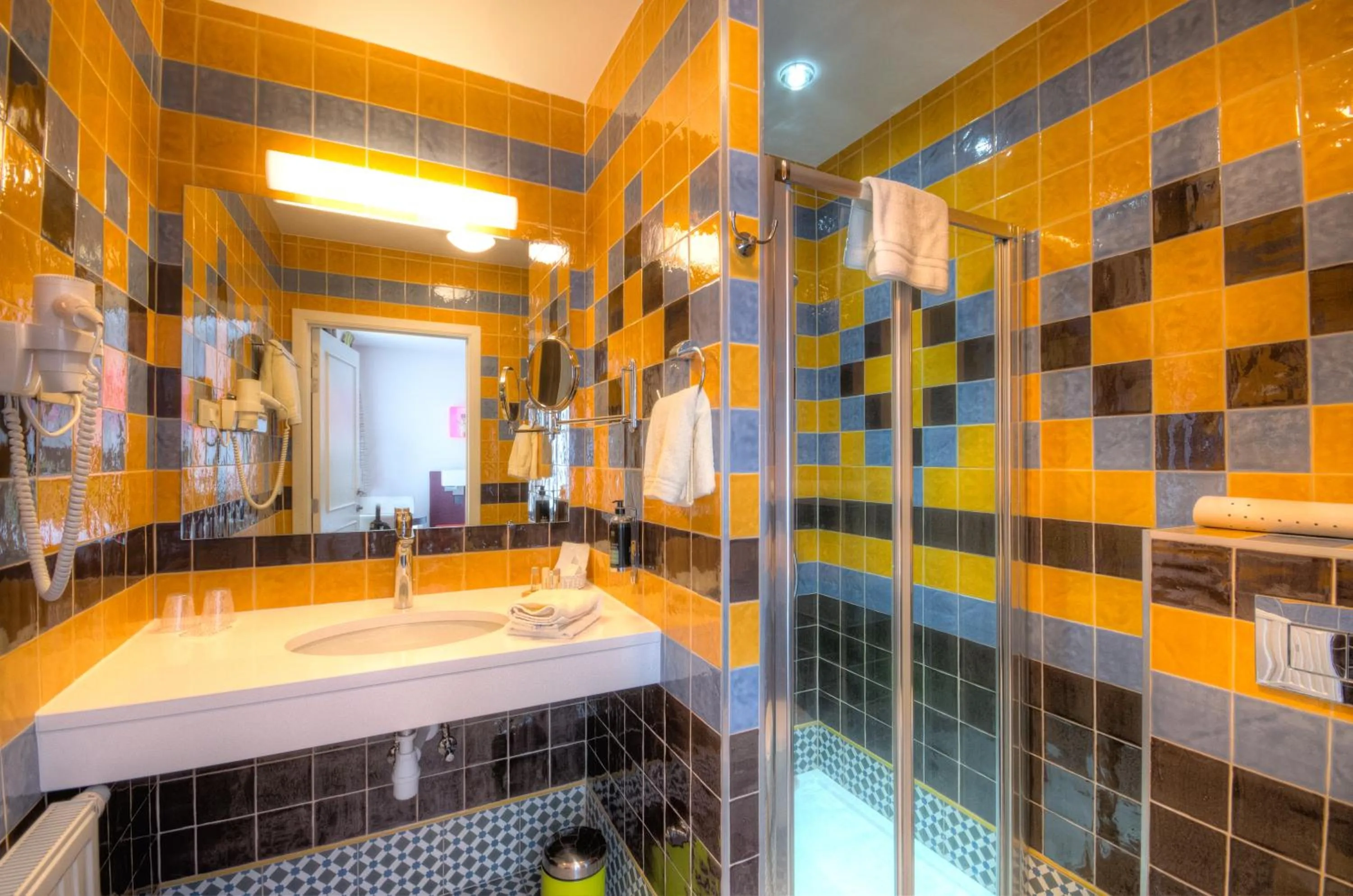 Bathroom in Hotel La Roseraie