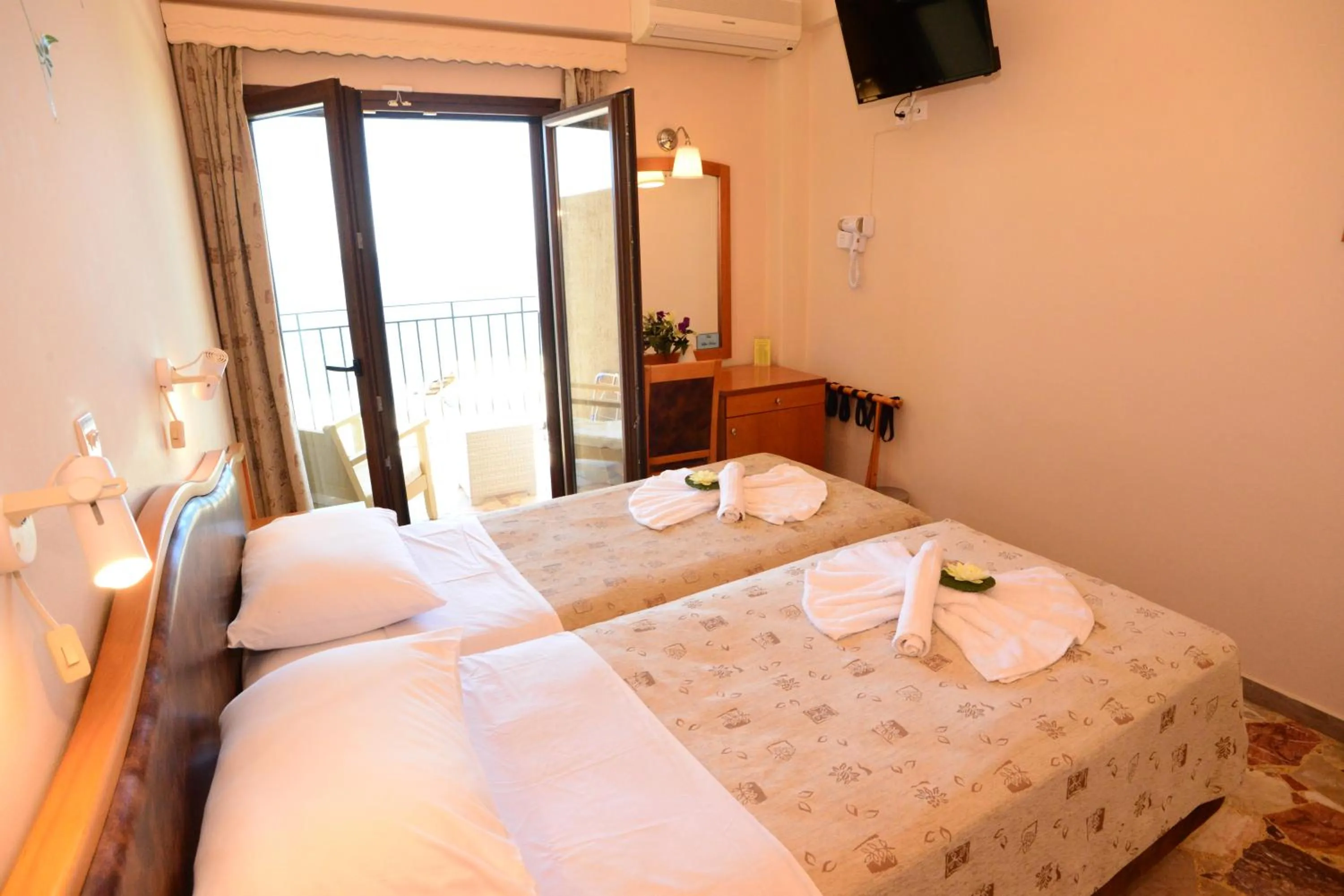 Photo of the whole room, Bed in Sappho Hotel