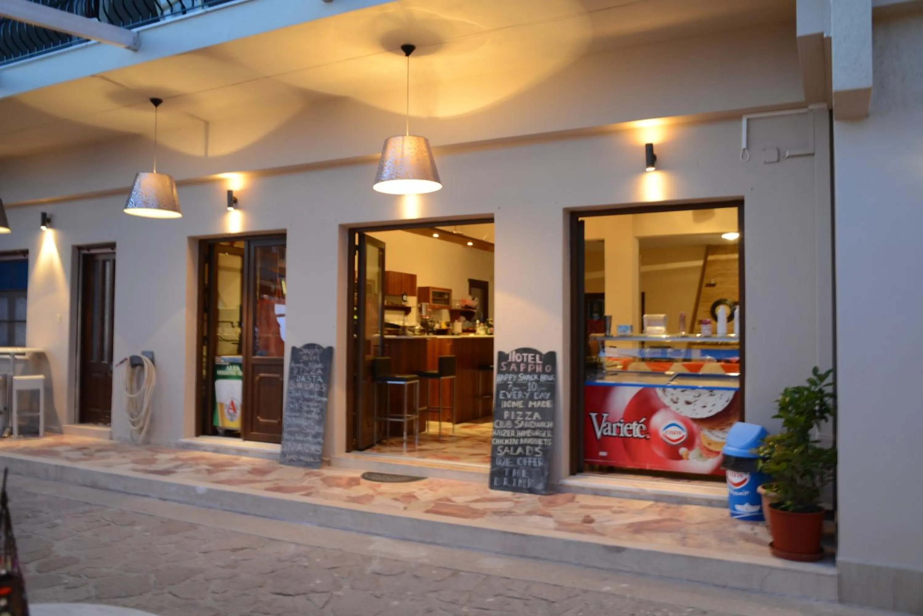 Facade/entrance in Sappho Hotel
