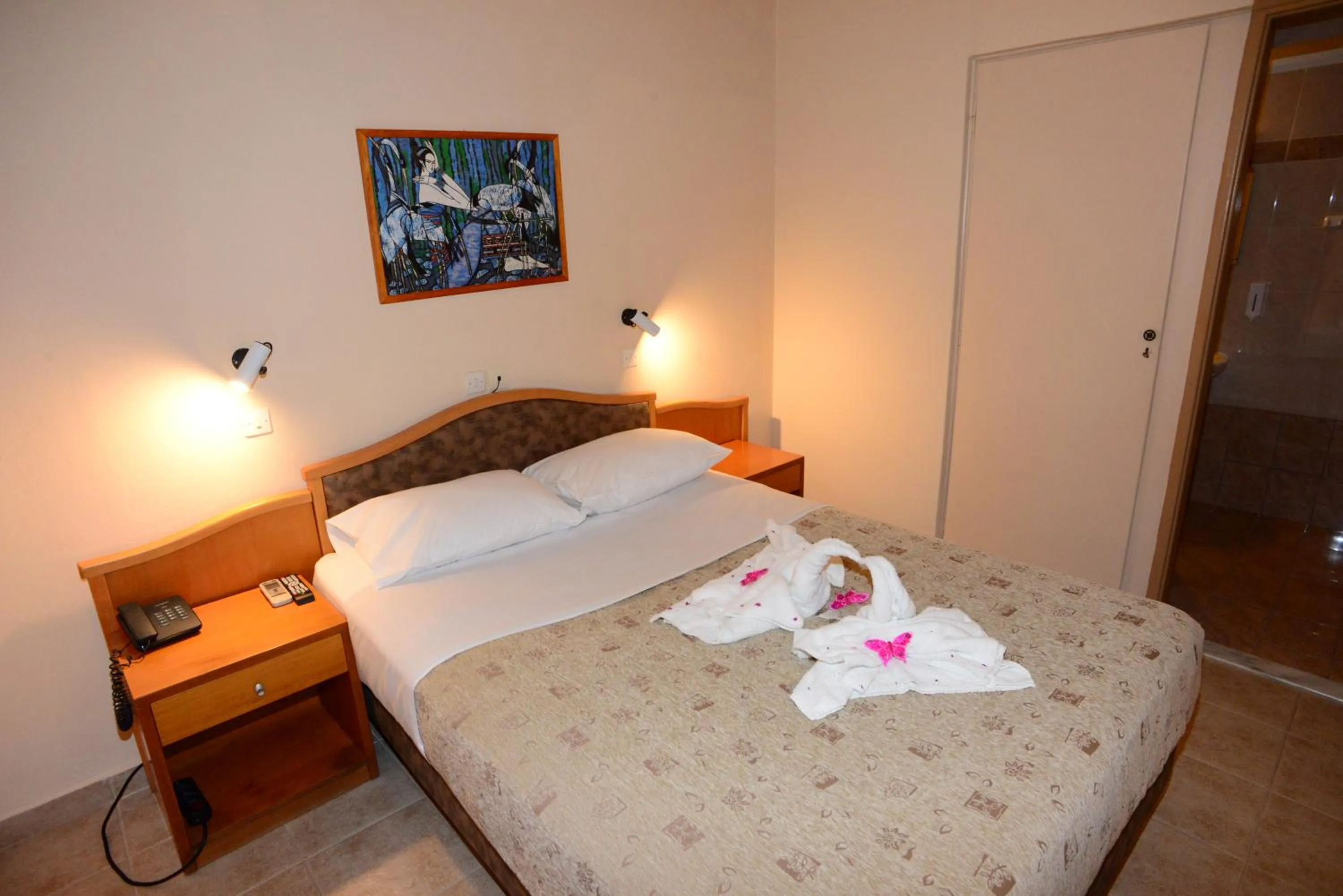 Photo of the whole room, Bed in Sappho Hotel