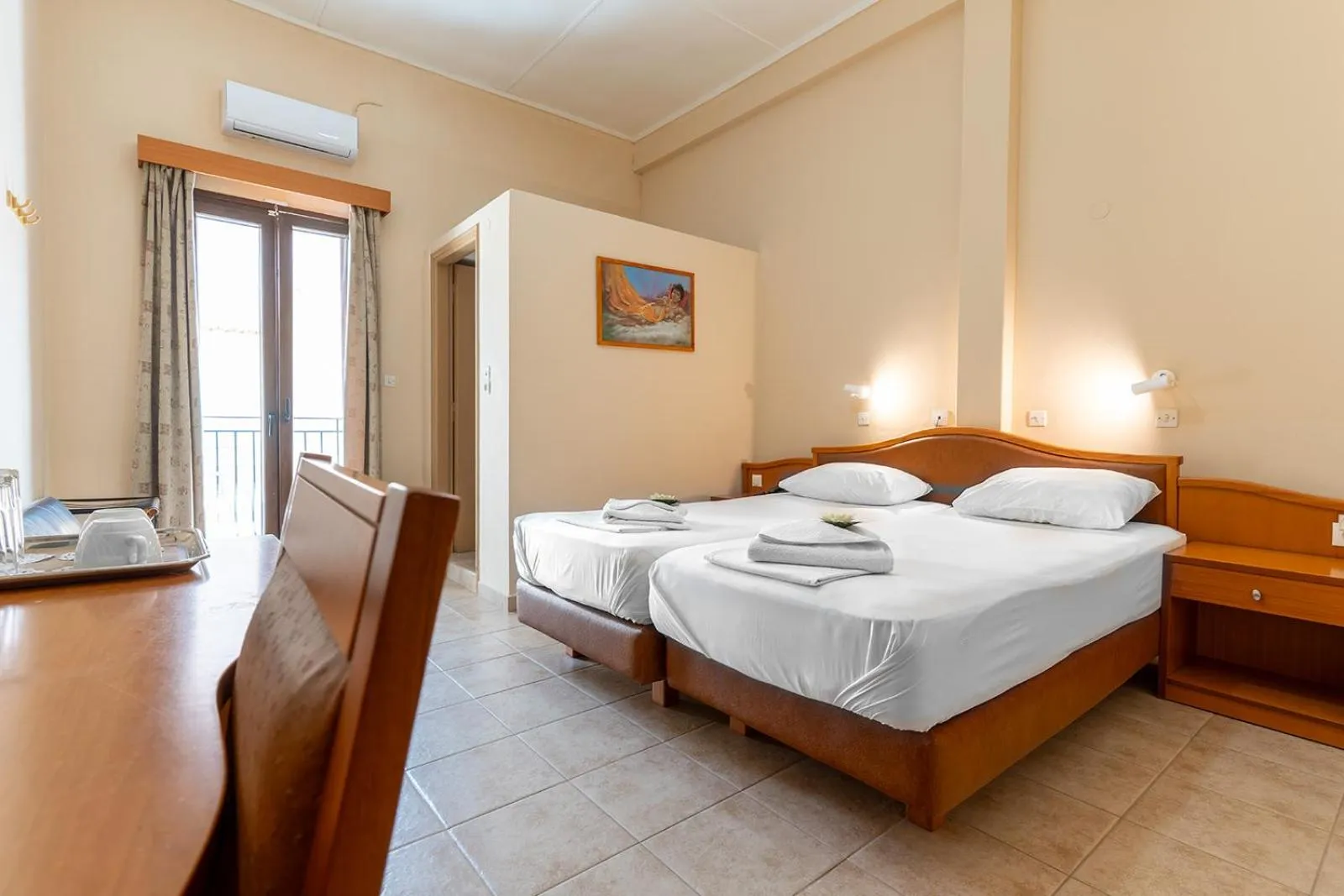 Photo of the whole room, Bed in Sappho Hotel