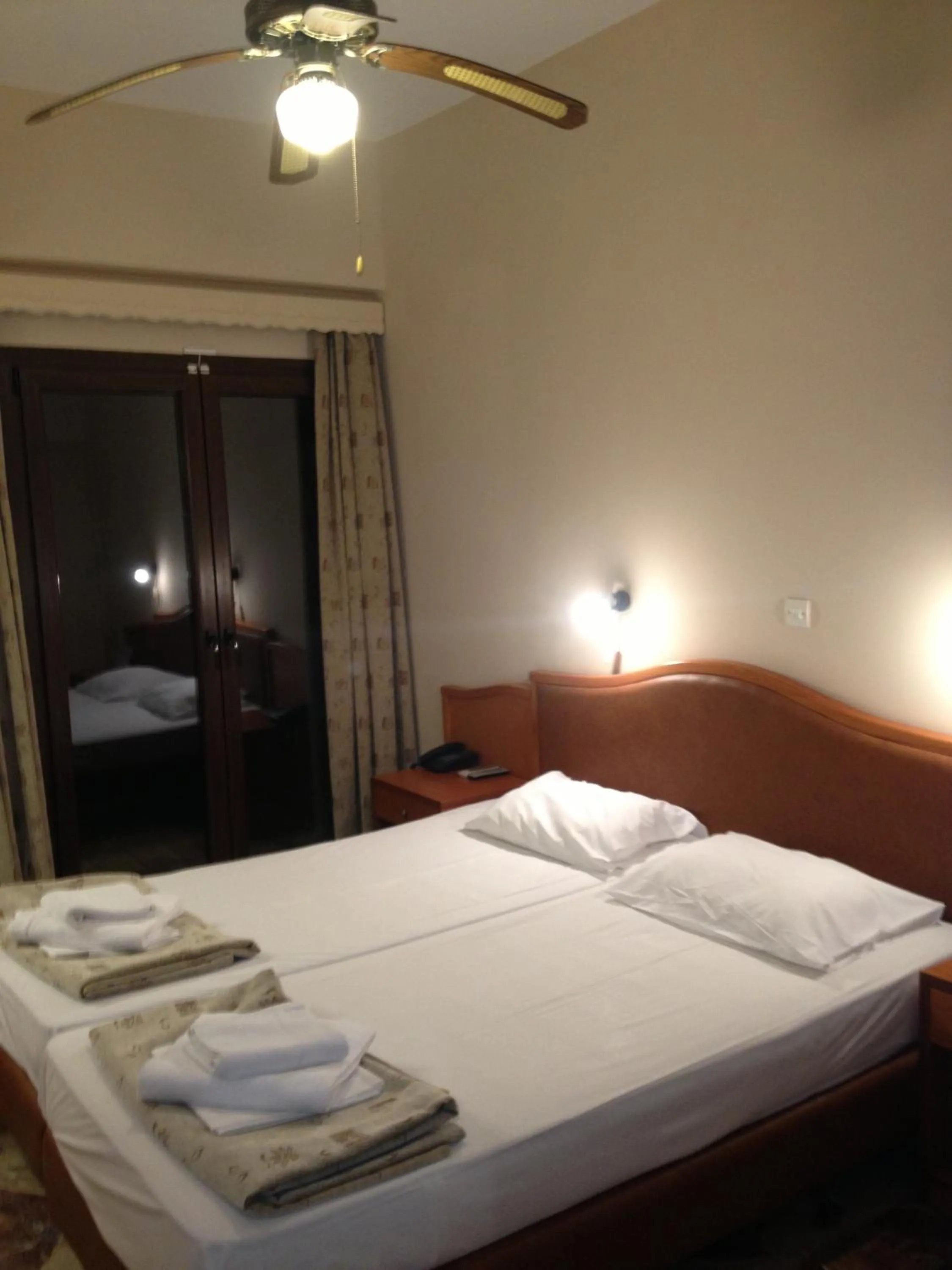 Bedroom, Bed in Sappho Hotel