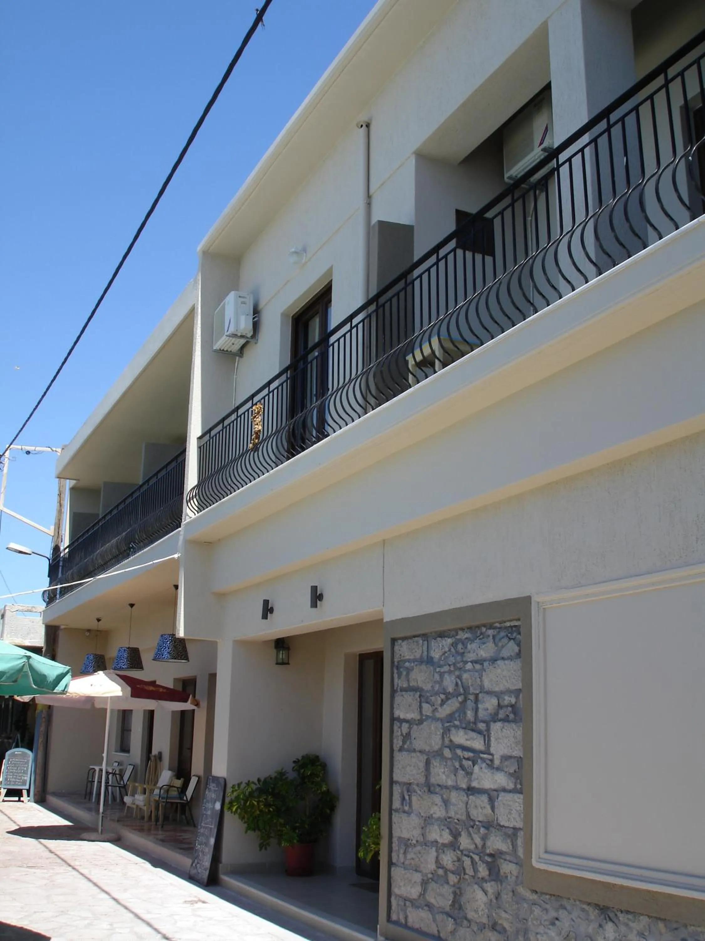 Facade/entrance in Sappho Hotel