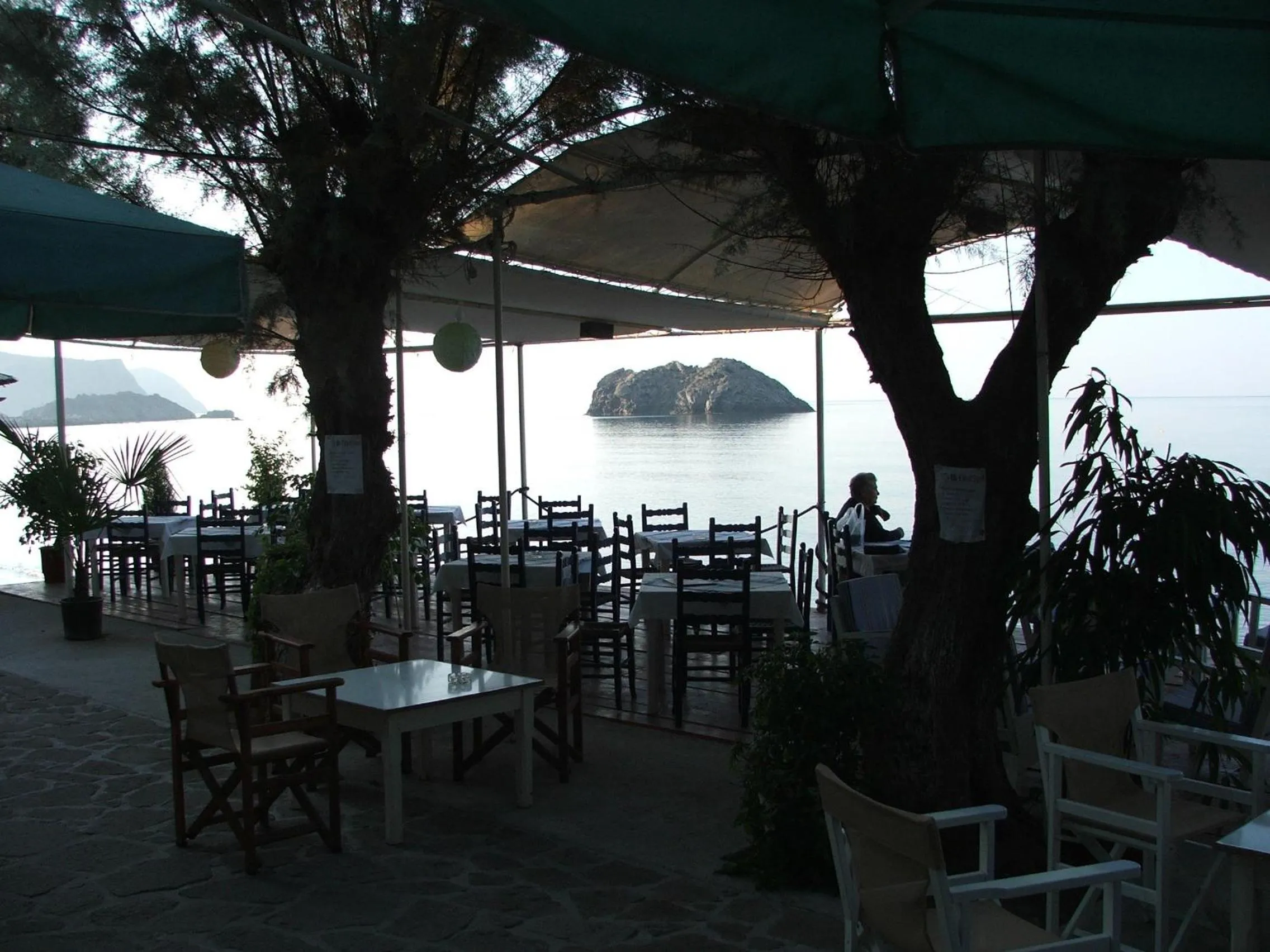 Restaurant/places to eat in Sappho Hotel