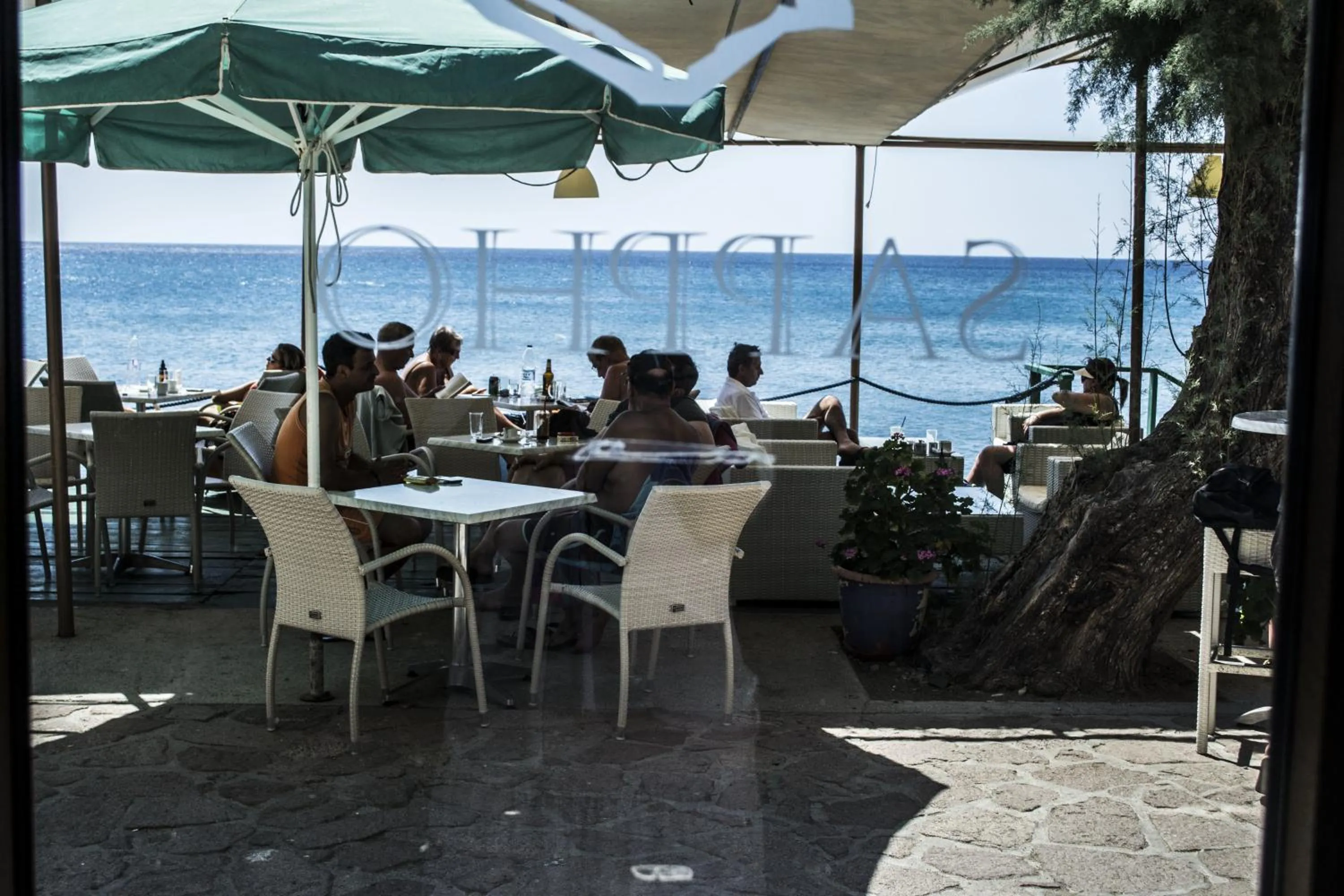 Restaurant/places to eat in Sappho Hotel