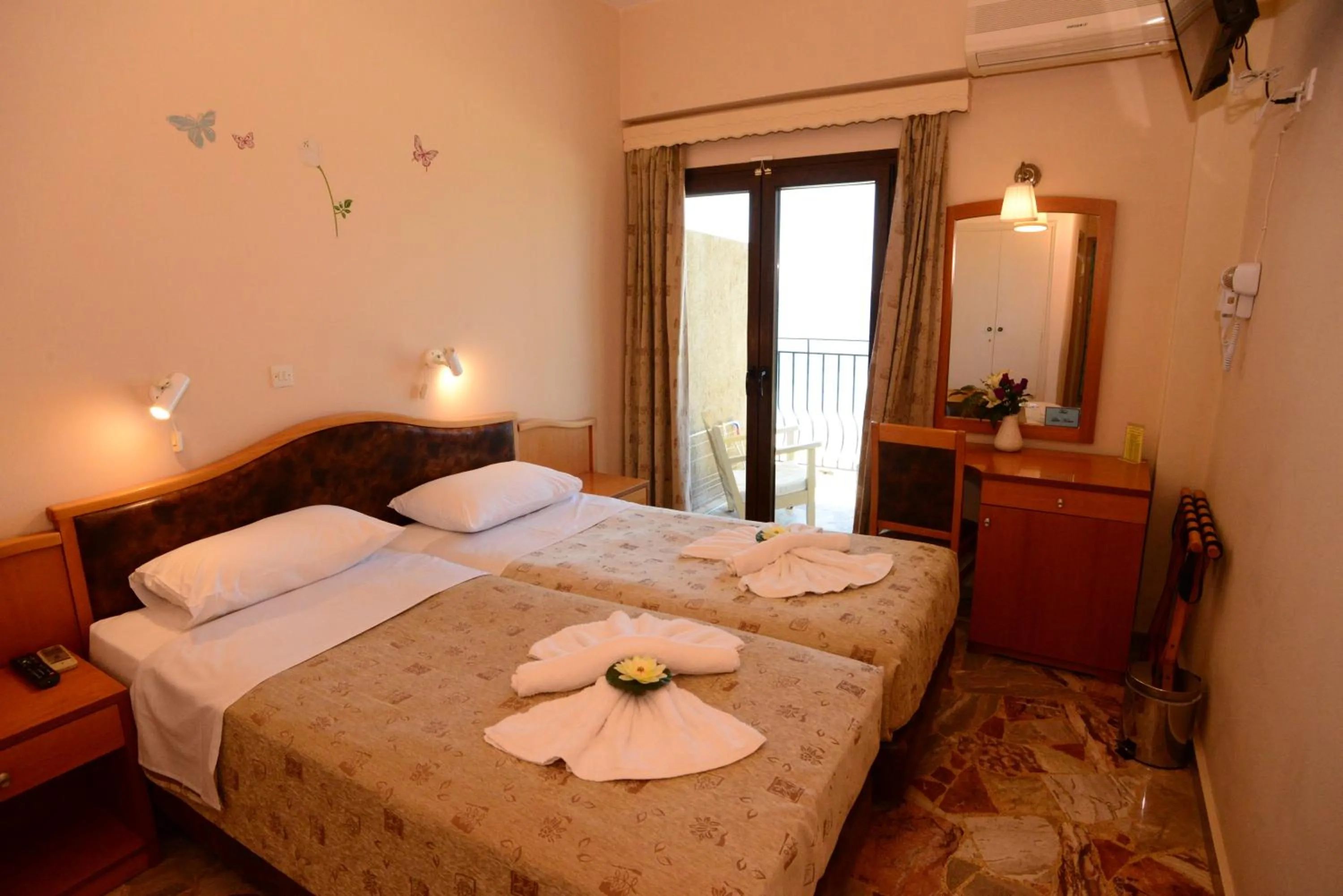 Photo of the whole room, Bed in Sappho Hotel