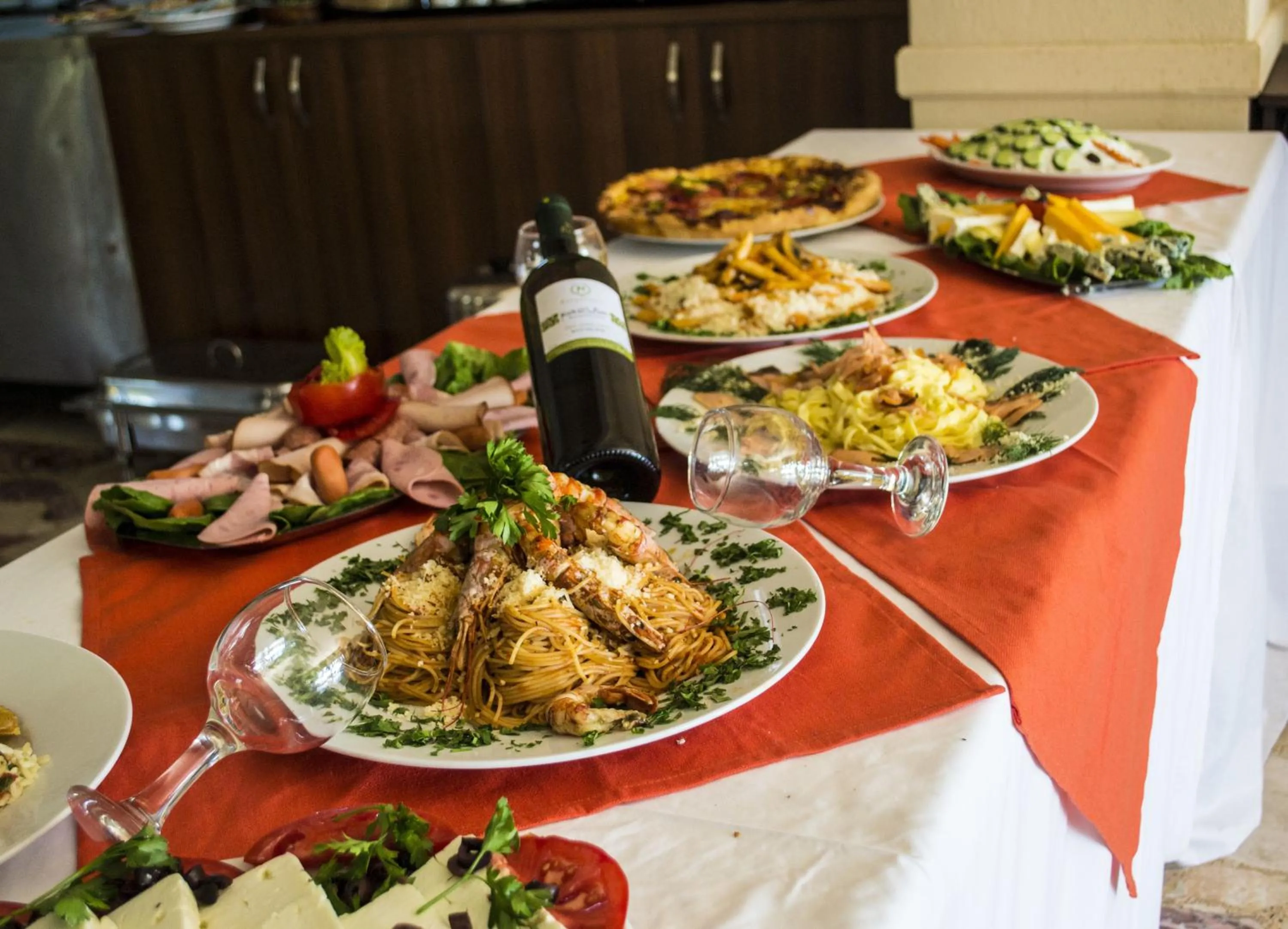 Restaurant/places to eat in Sappho Hotel