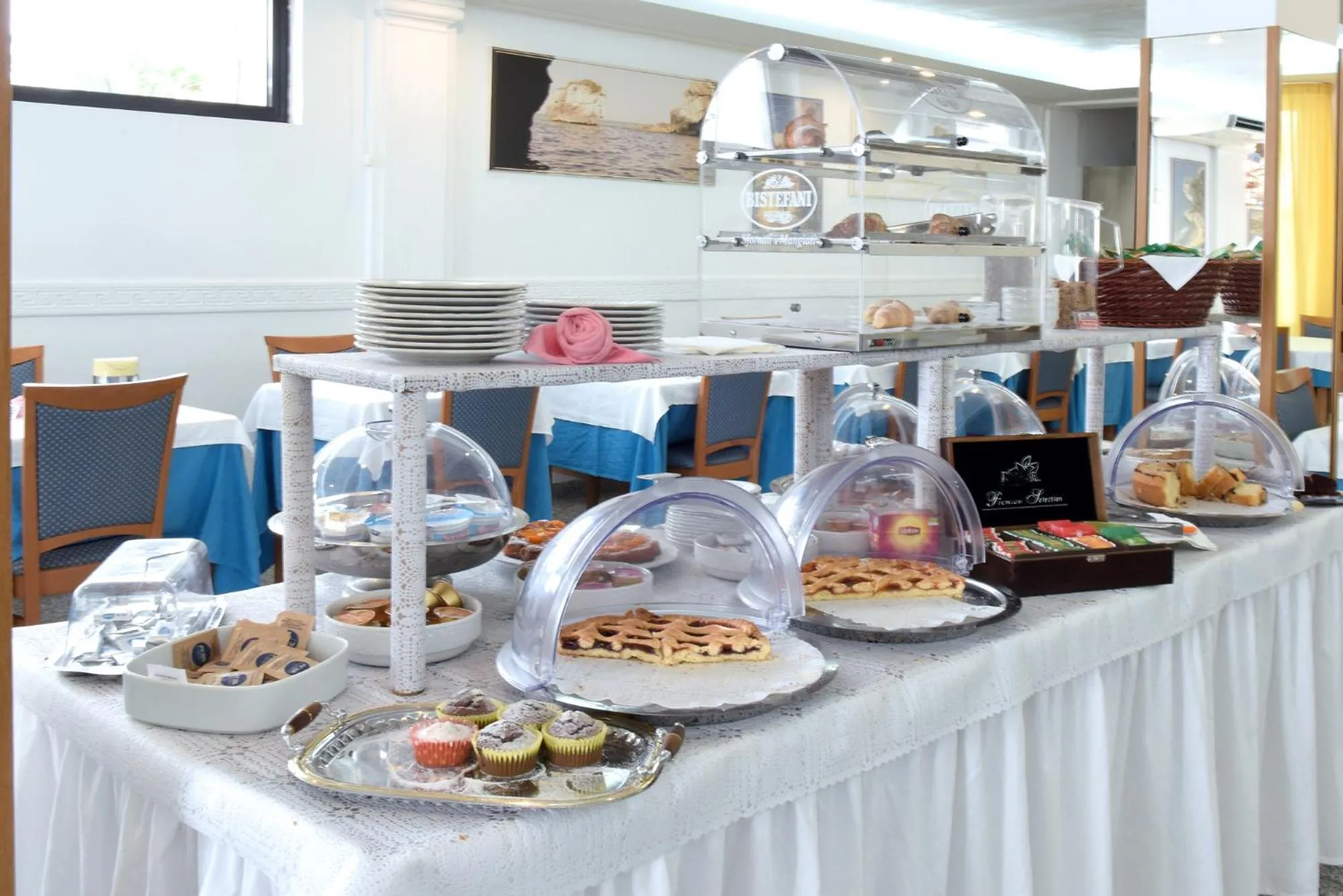 Buffet breakfast in Hotel Timiama