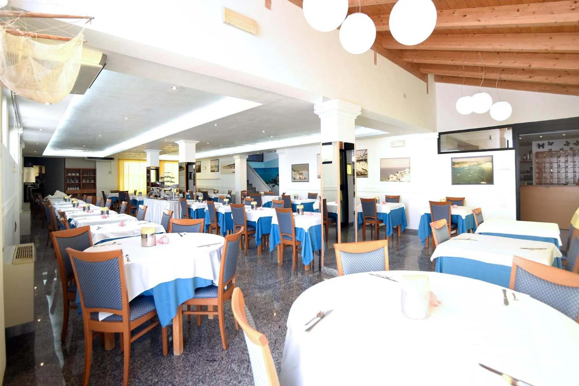 Lounge or bar in Hotel Timiama