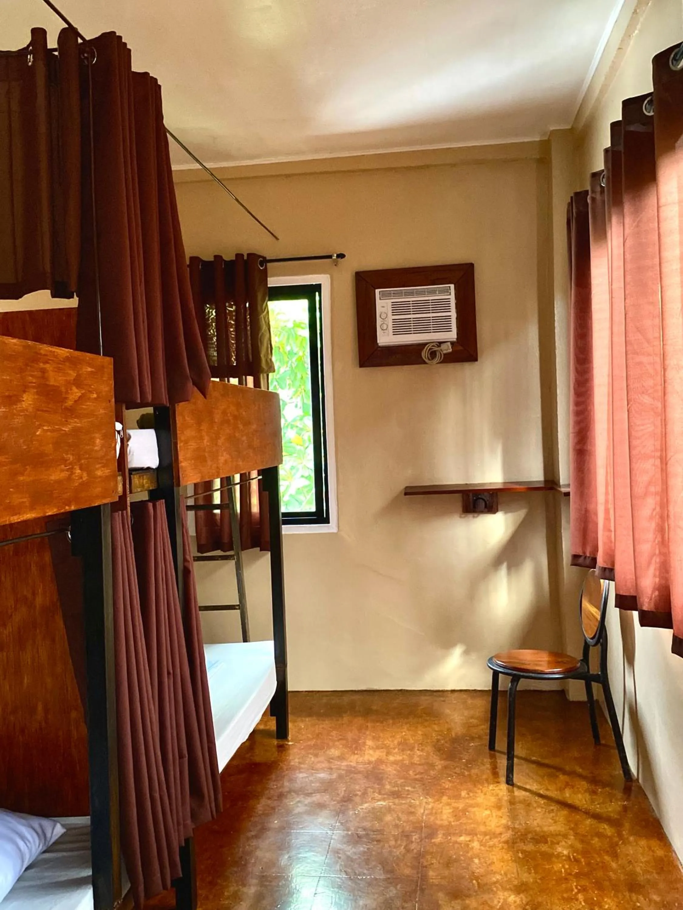 Bed in Laguno Hostel and Guest House