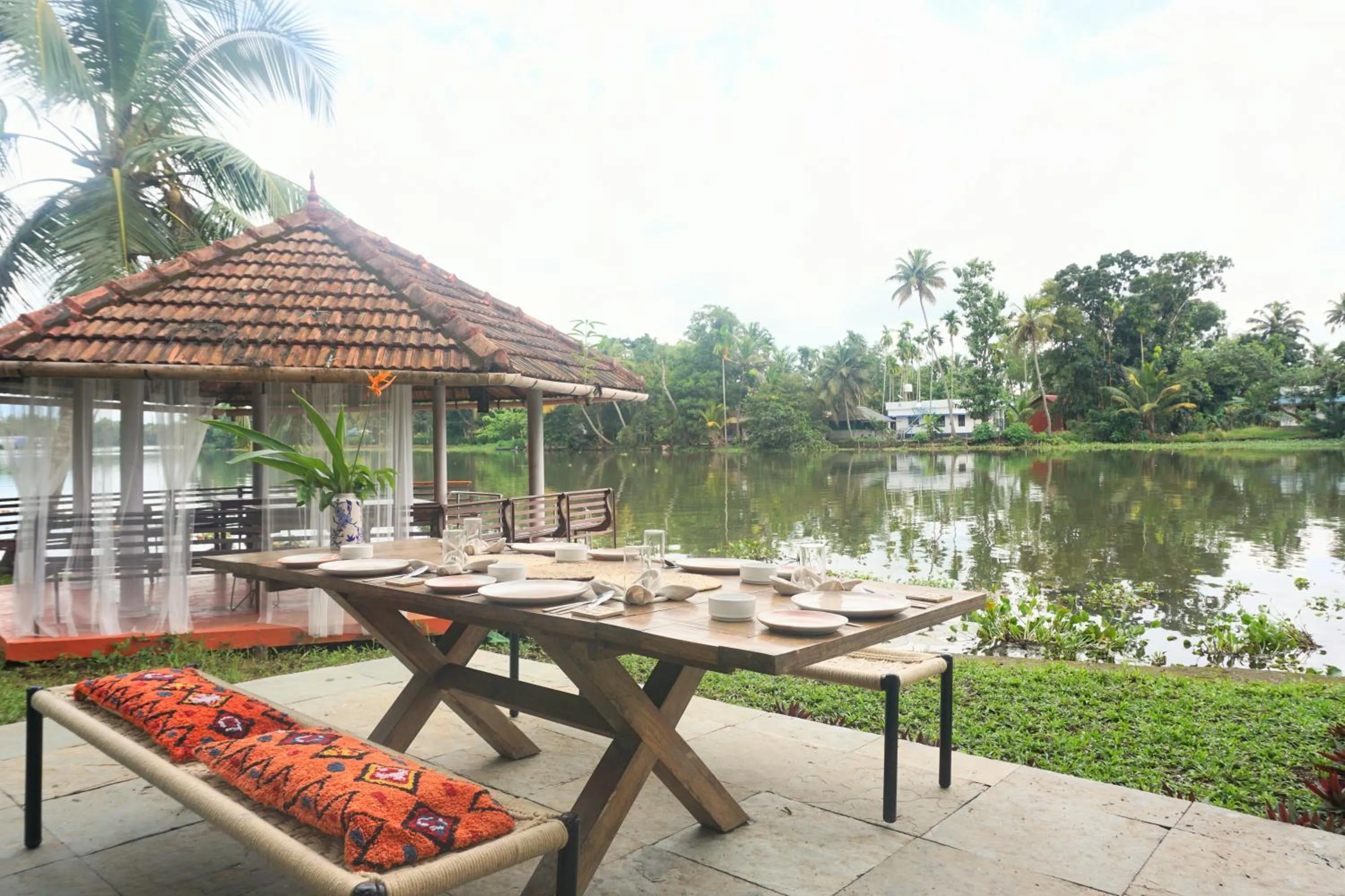 Restaurant/places to eat in Sunsets and Palm Trees