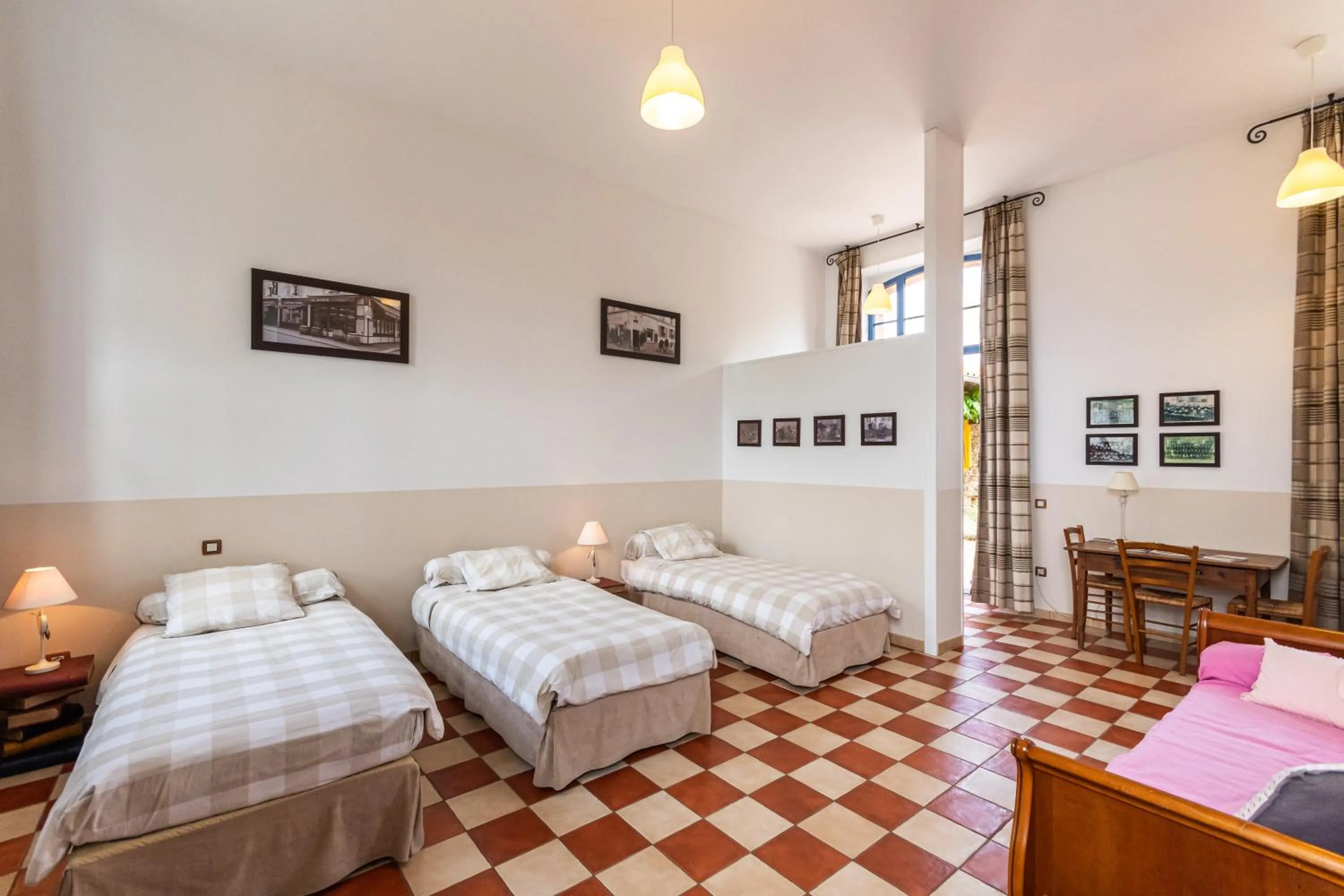 Bed in Le DOMAINE DES ECOLIERS B&B