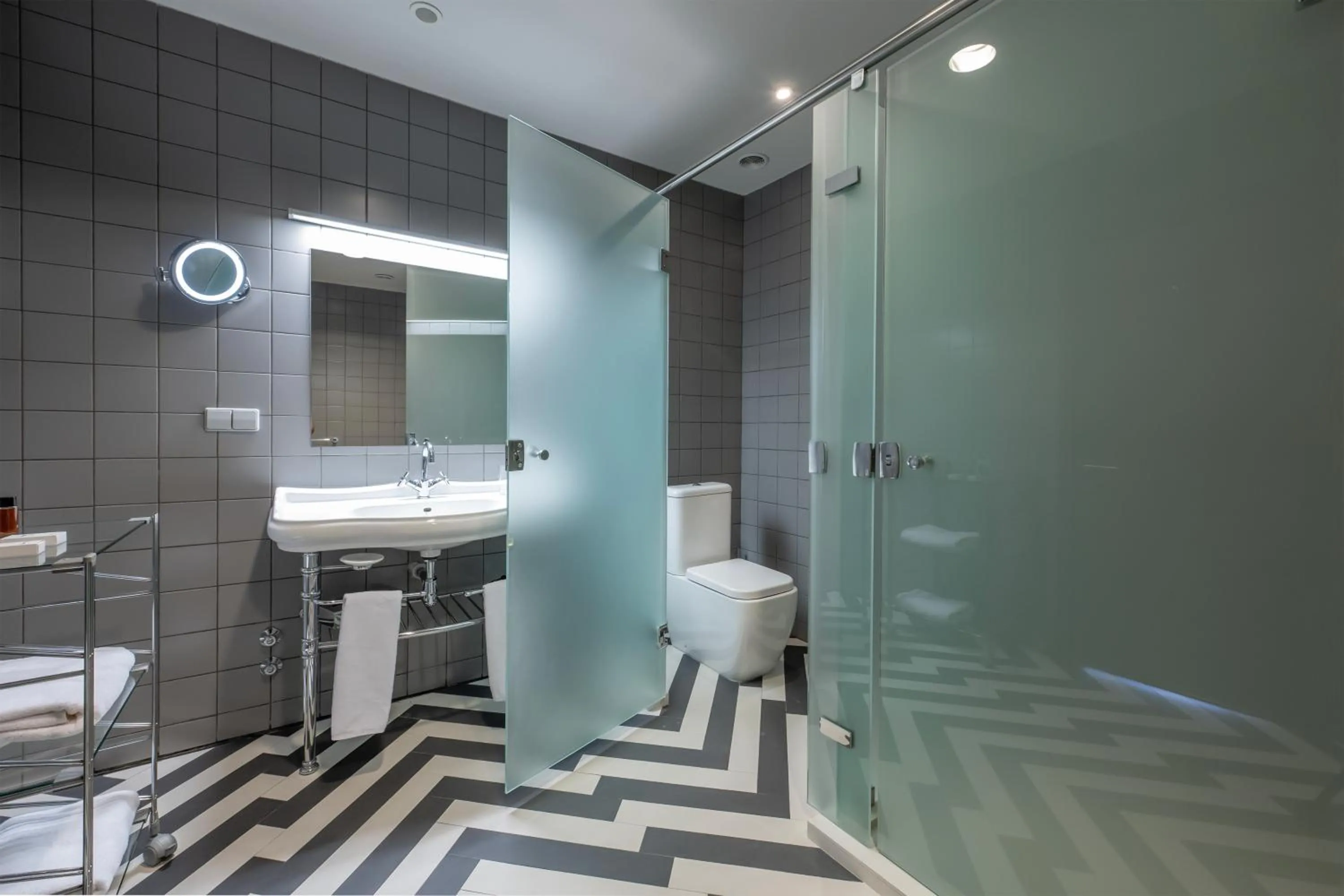 Shower in Kabadoni Boutique Hotel