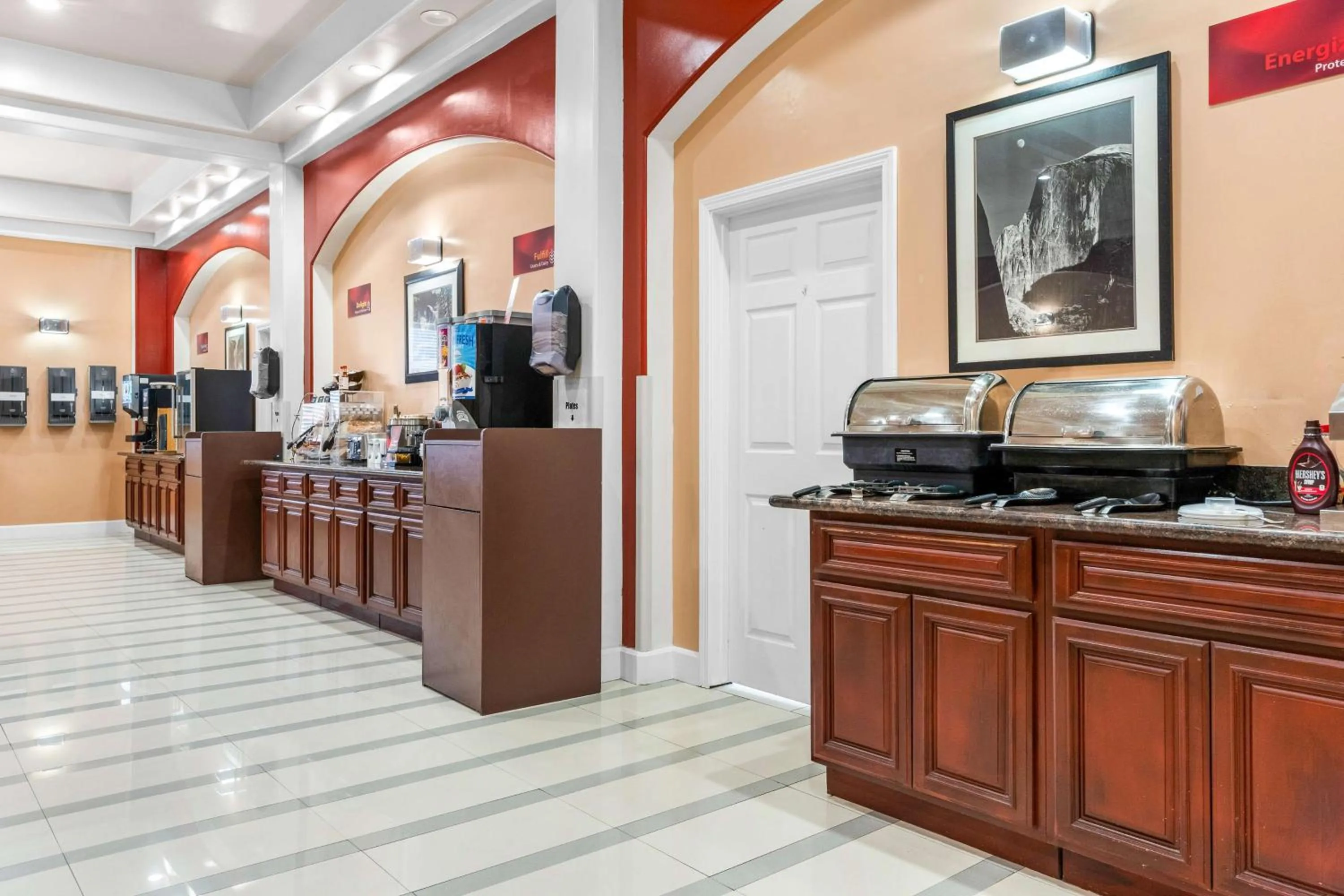 Breakfast in Best Western Plus Yosemite Way Station