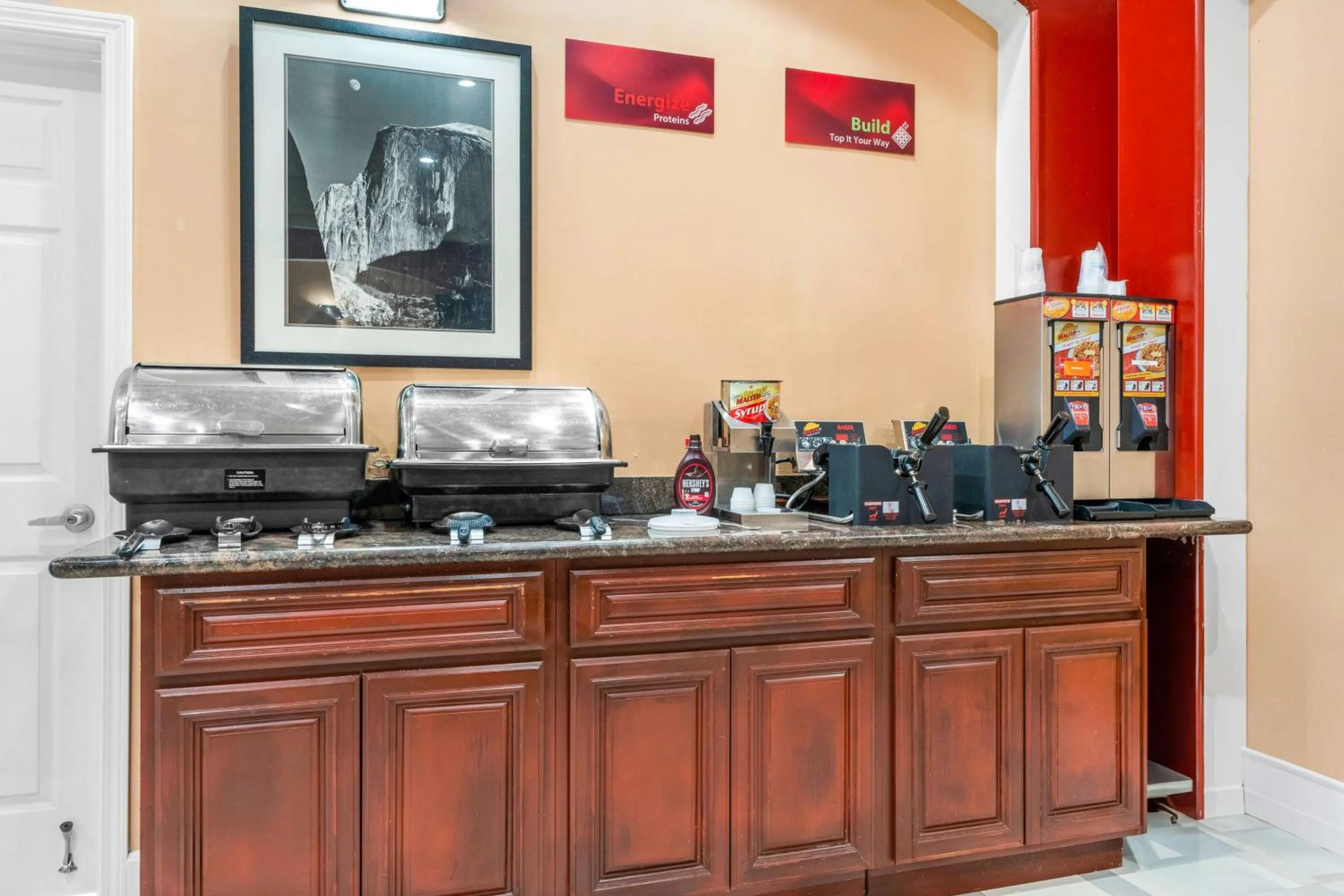 Breakfast in Best Western Plus Yosemite Way Station