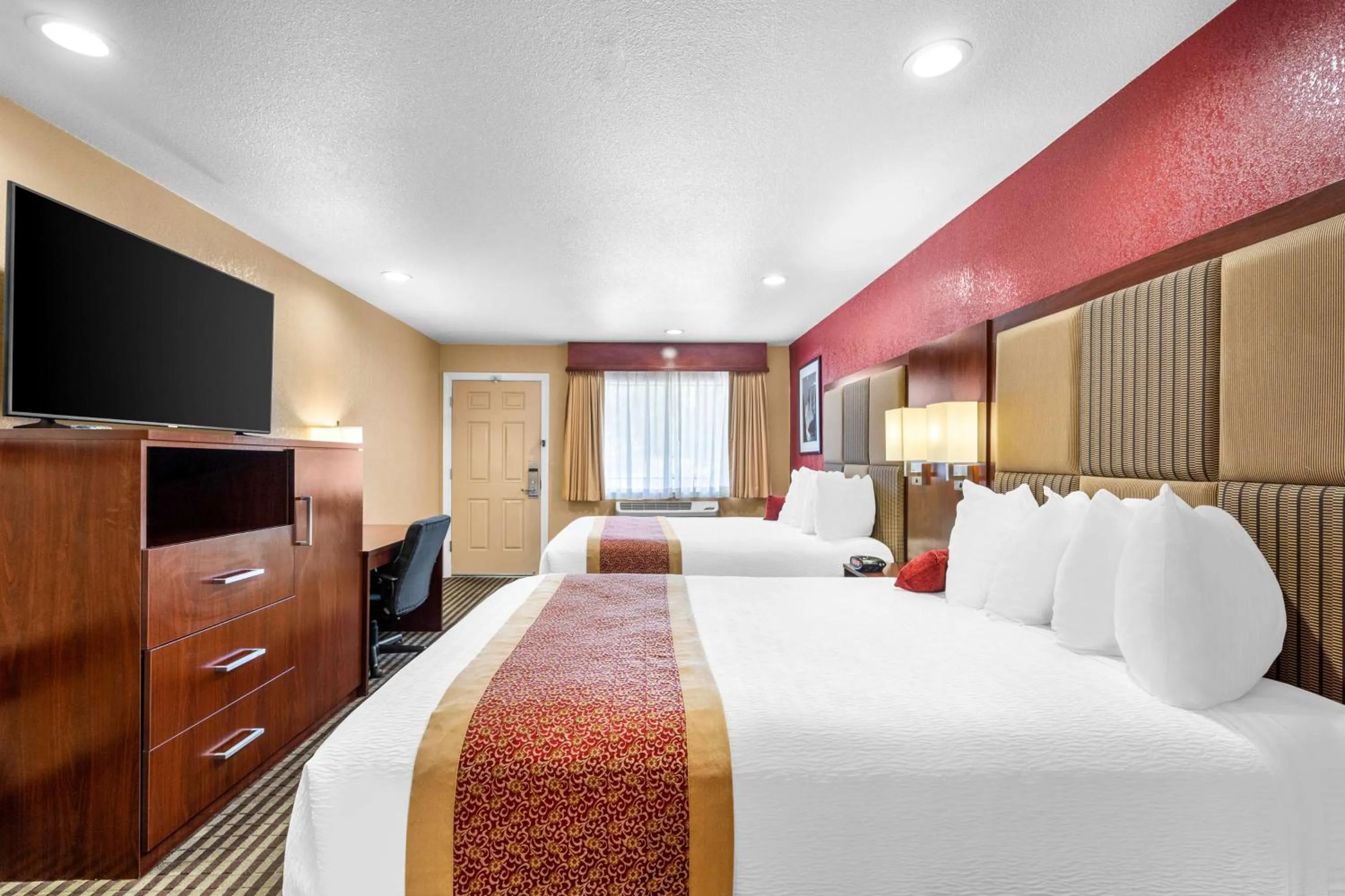 Bedroom, Bed in Best Western Plus Yosemite Way Station