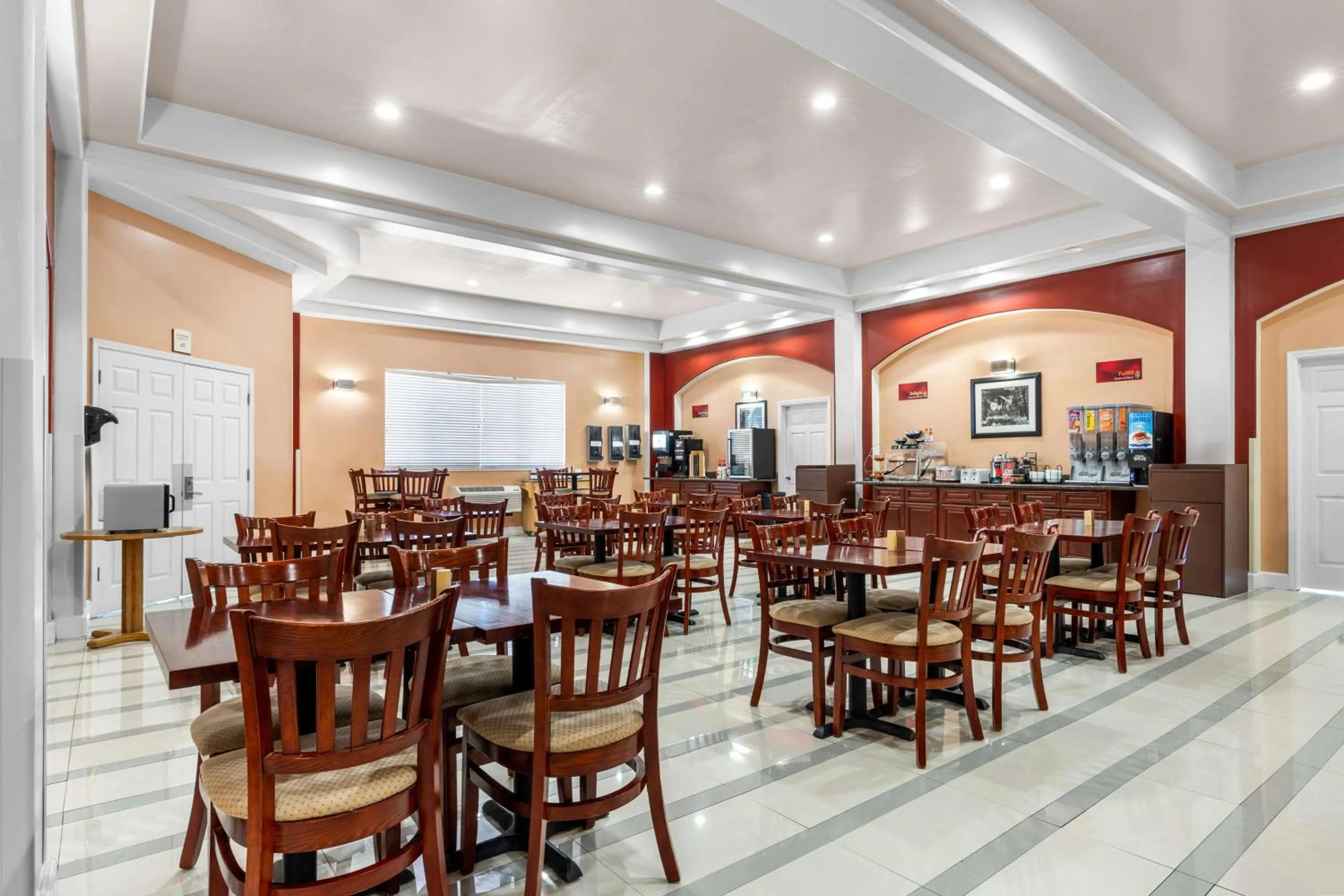 Breakfast in Best Western Plus Yosemite Way Station