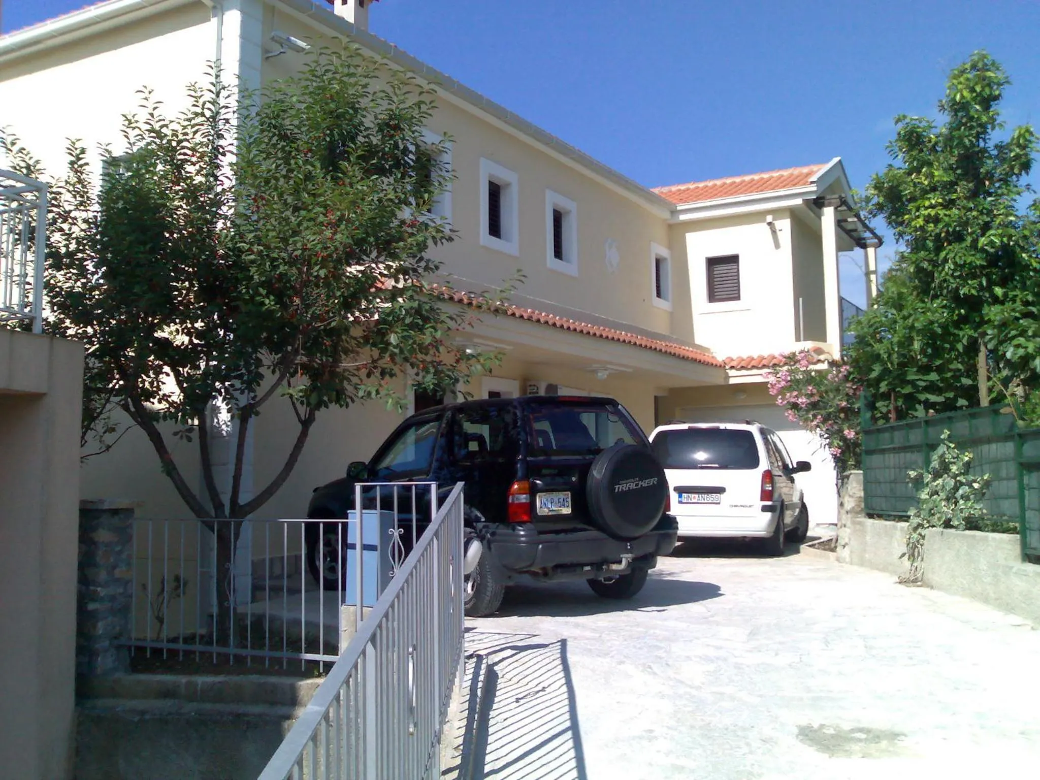 Facade/entrance in Villa Tenžera