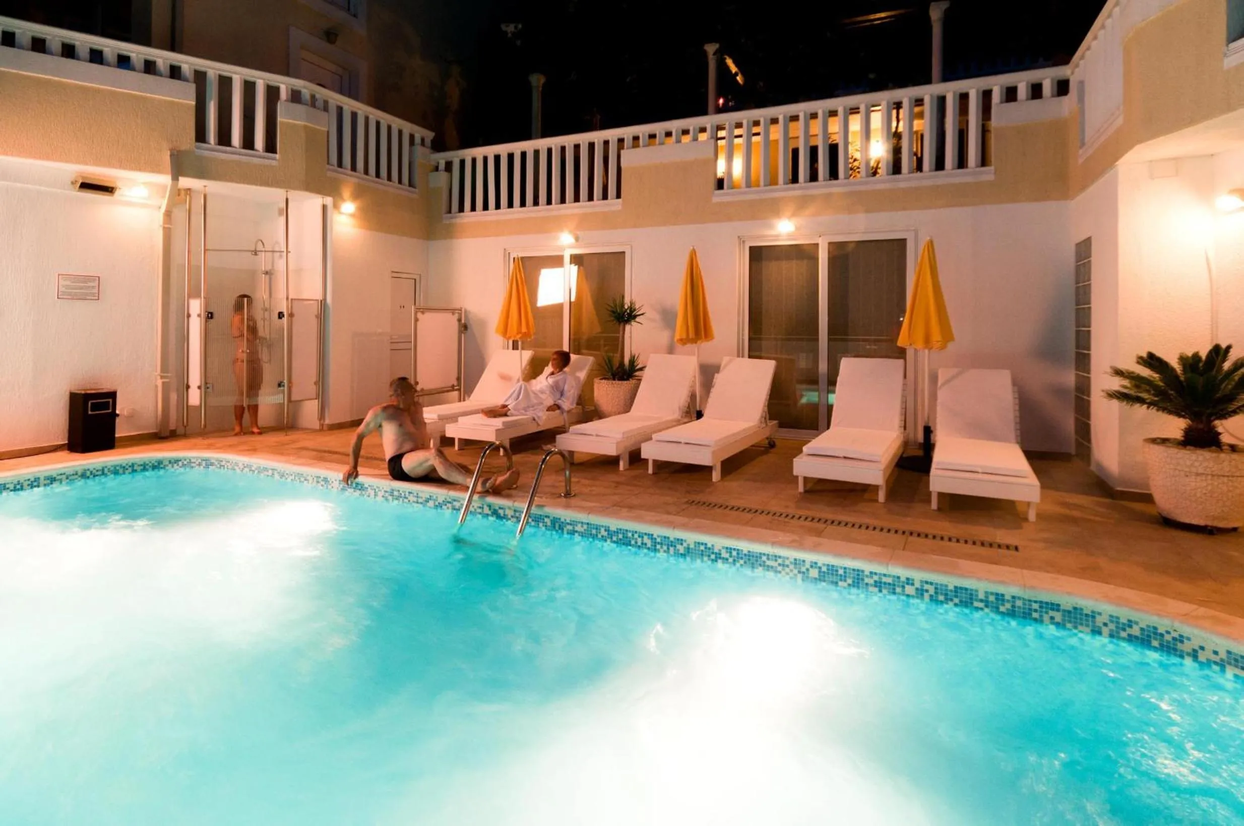 Swimming pool in Villa Tenžera